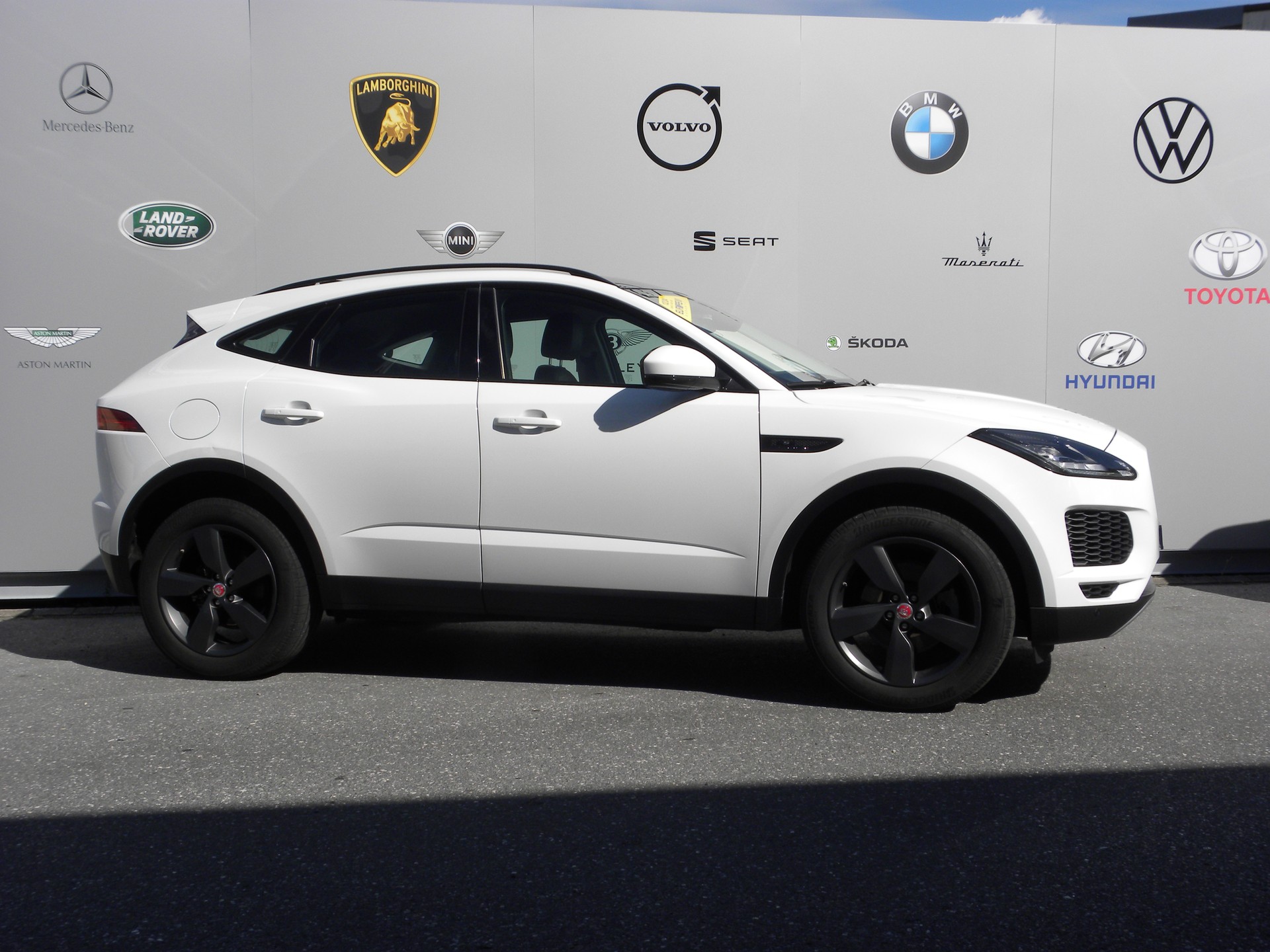 JAGUAR E-Pace 2.0d D150 S AWD Automatik-image-4