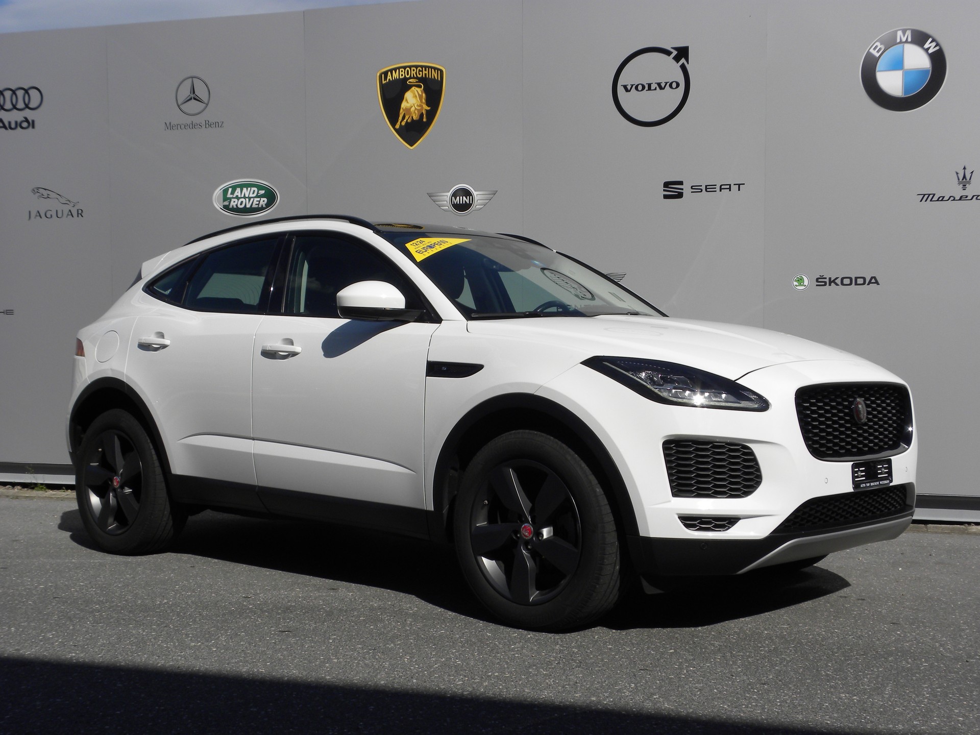 JAGUAR E-Pace 2.0d D150 S AWD Automatik-image-3