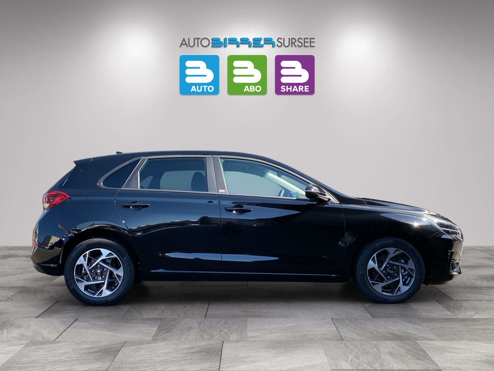HYUNDAI i30 1.5 T-GDi Amplia-showroom-element-3