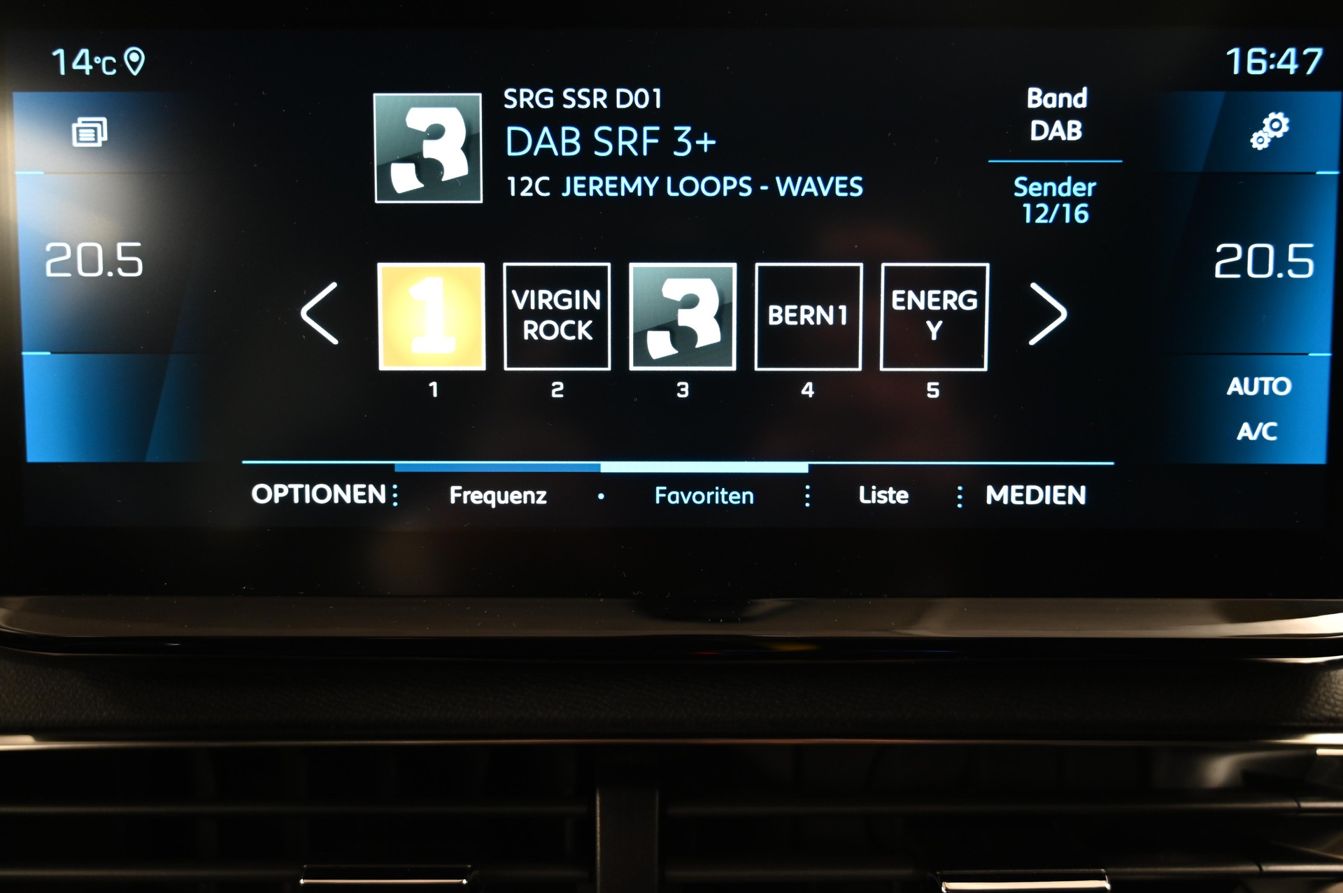 PEUGEOT 3008 1.2 PureTech GT Pack-image-10