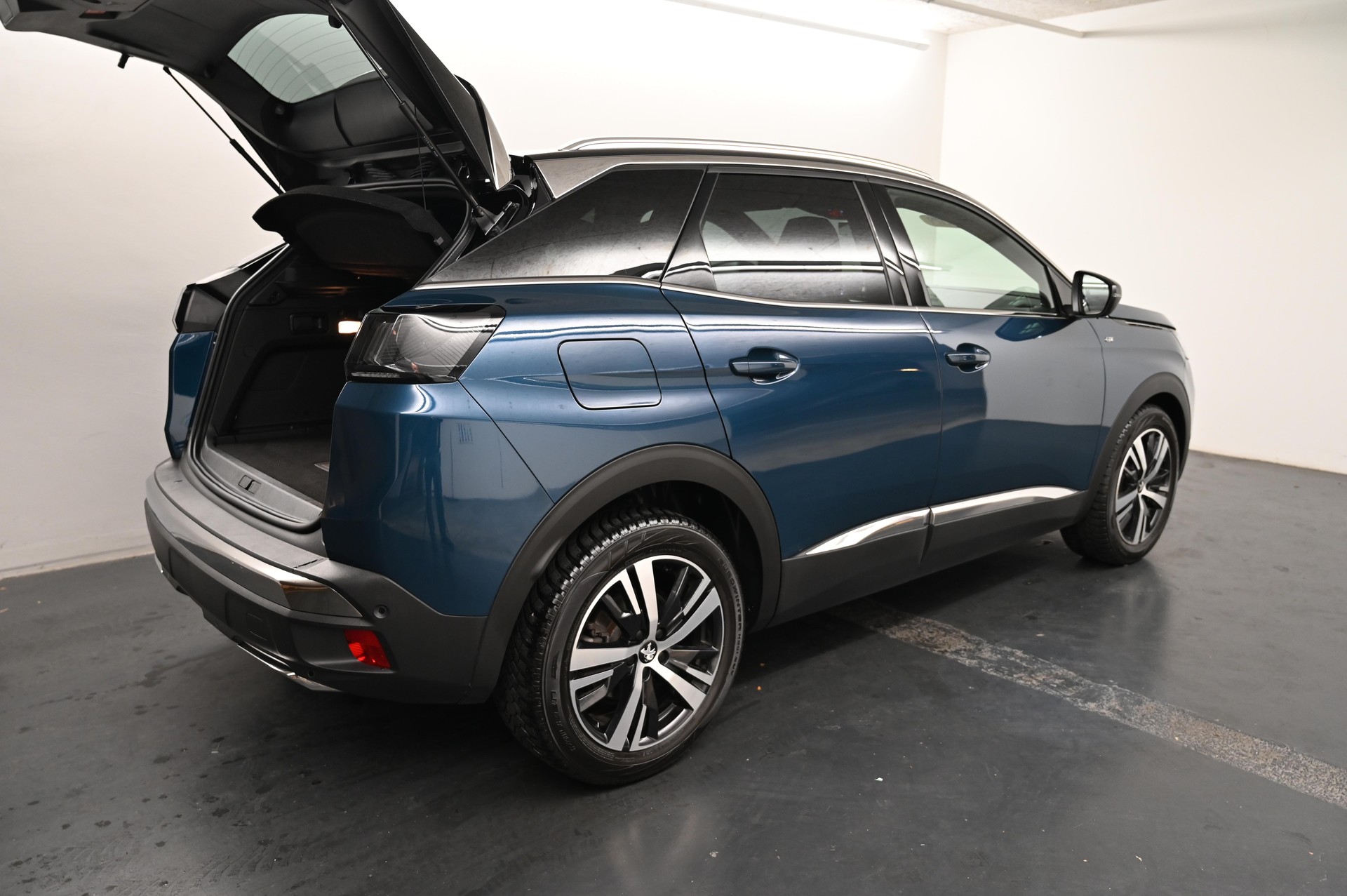 PEUGEOT 3008 1.2 PureTech GT Pack-image-18
