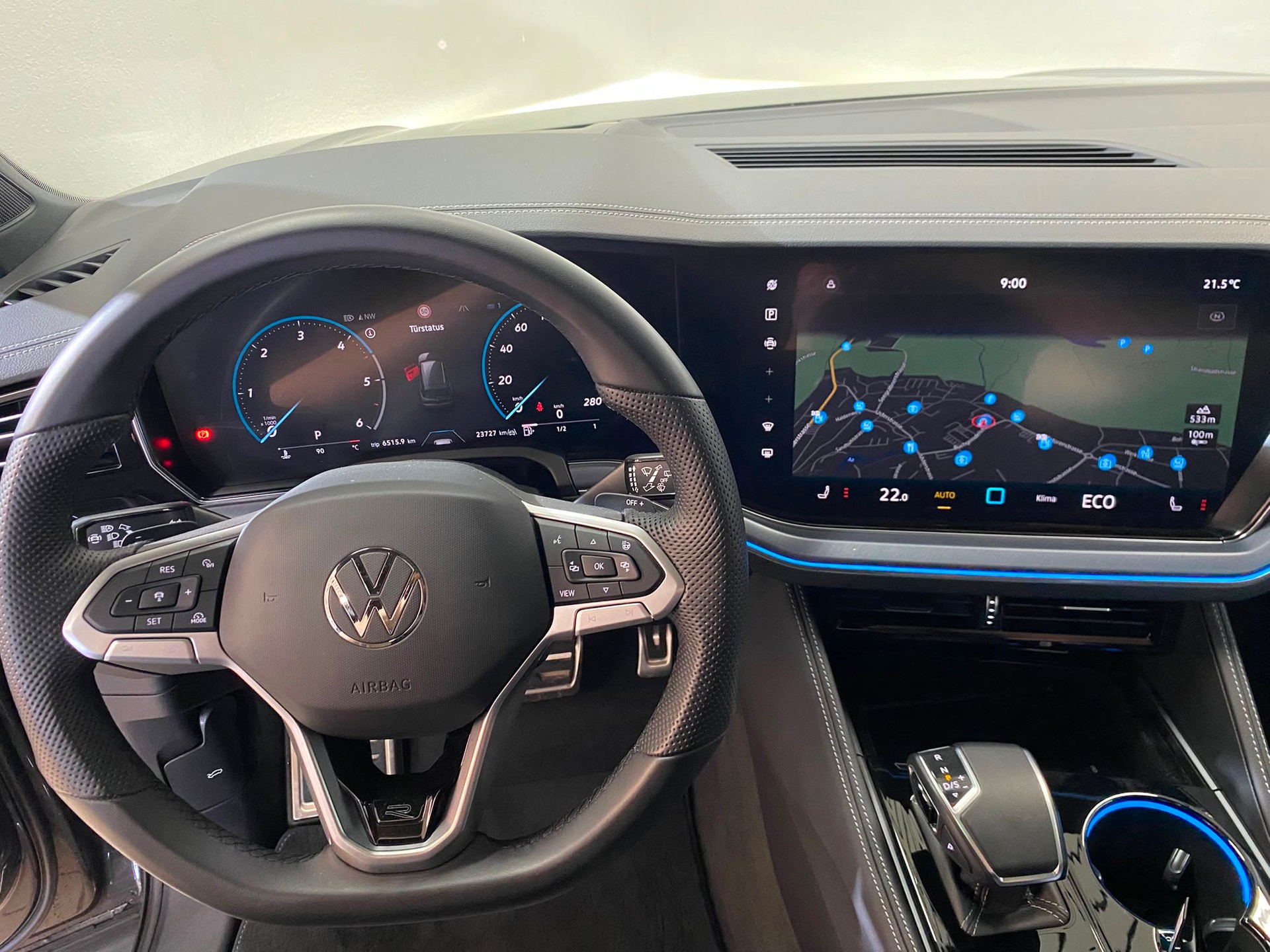 VW Touareg 3.0 TDI R-Line Tiptronic-image-9
