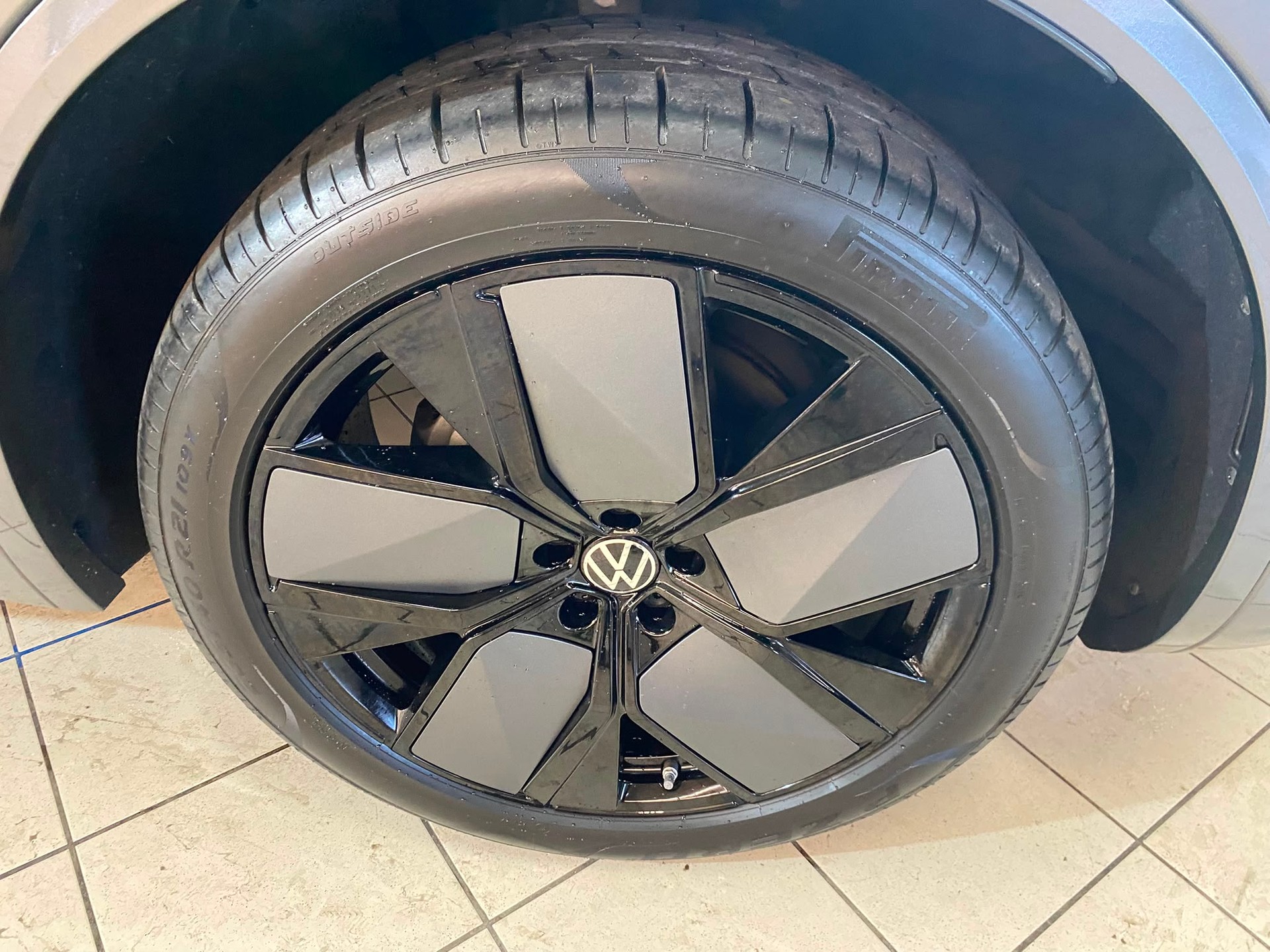 VW Touareg 3.0 TDI R-Line Tiptronic-image-5