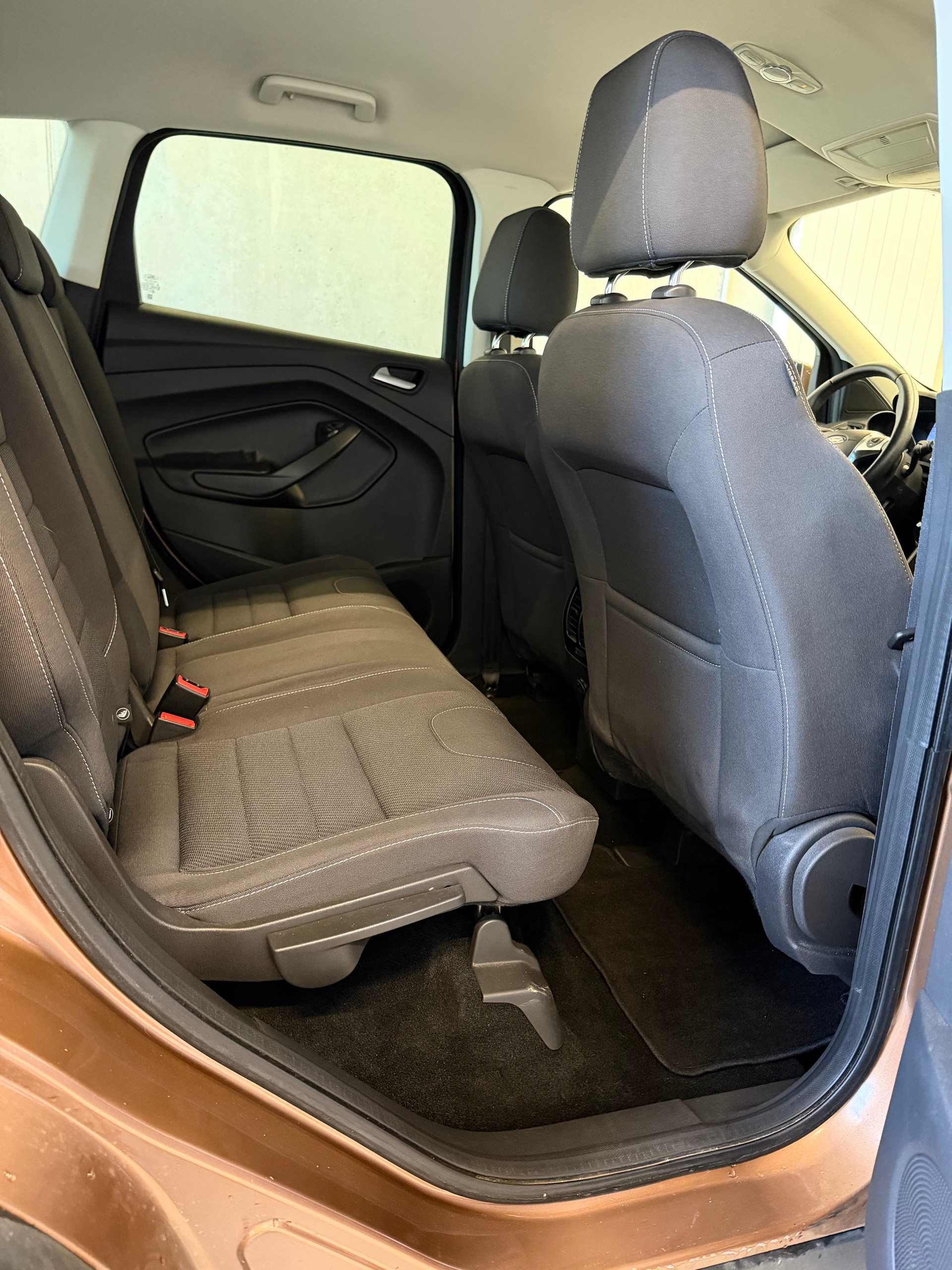 FORD Kuga 1.6 SCTi Titanium 2WD-image-8