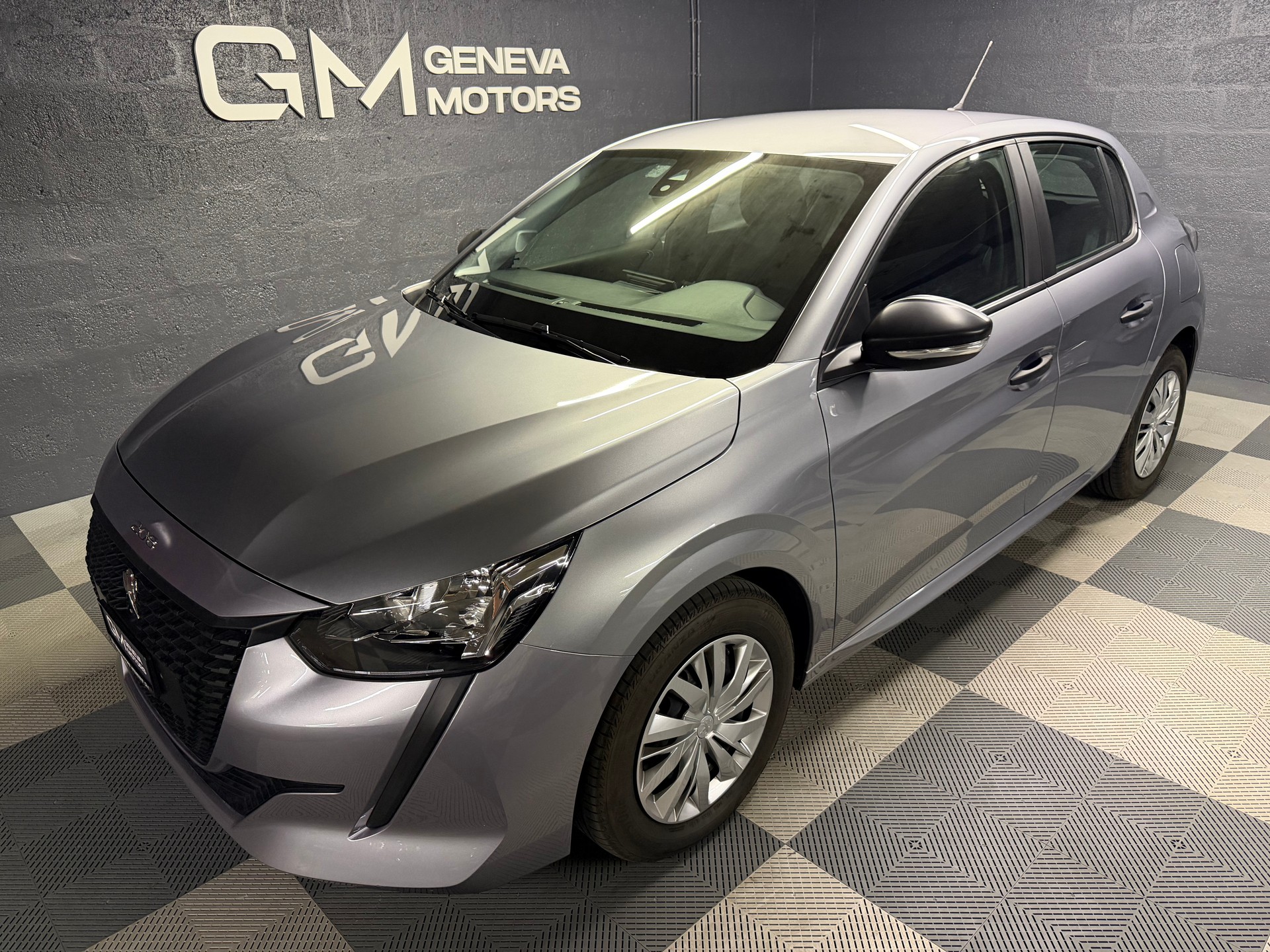 PEUGEOT 208 1.2 Like