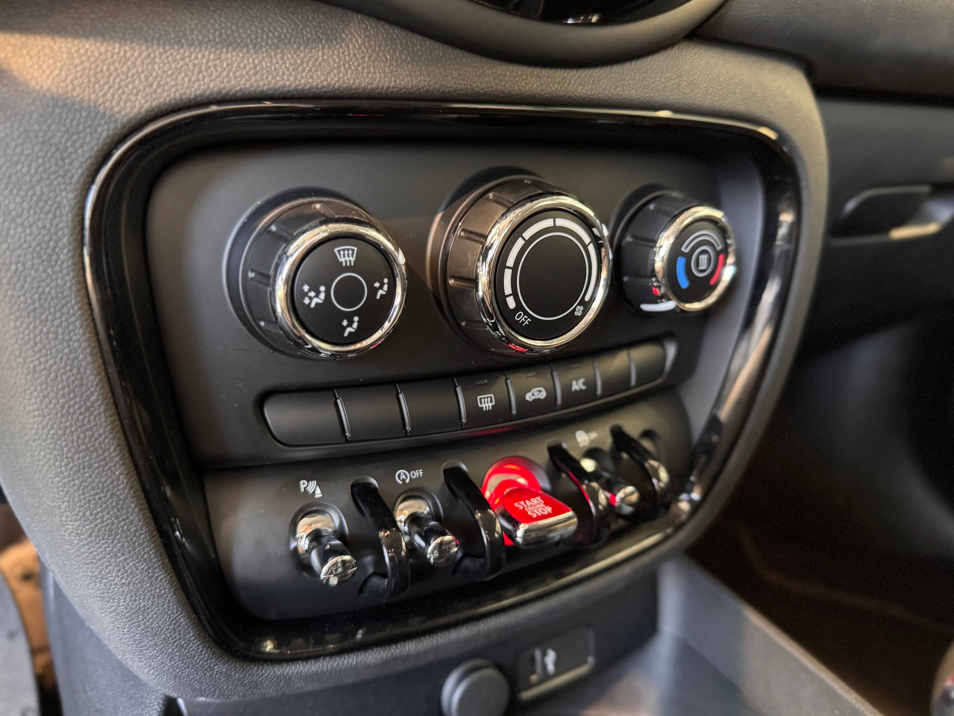 MINI Clubman Cooper D Steptronic-image-23