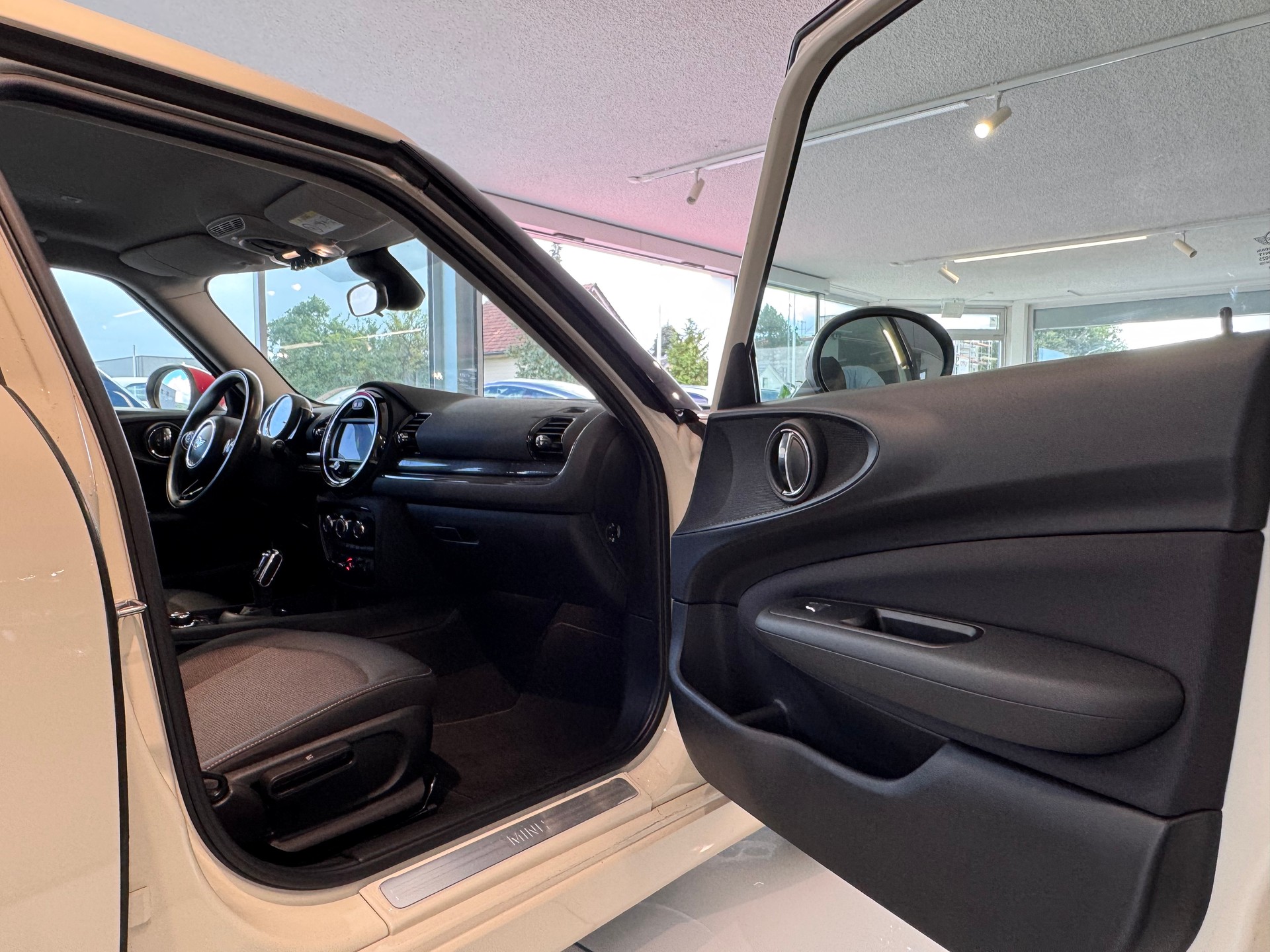 MINI Clubman Cooper D Steptronic-image-30