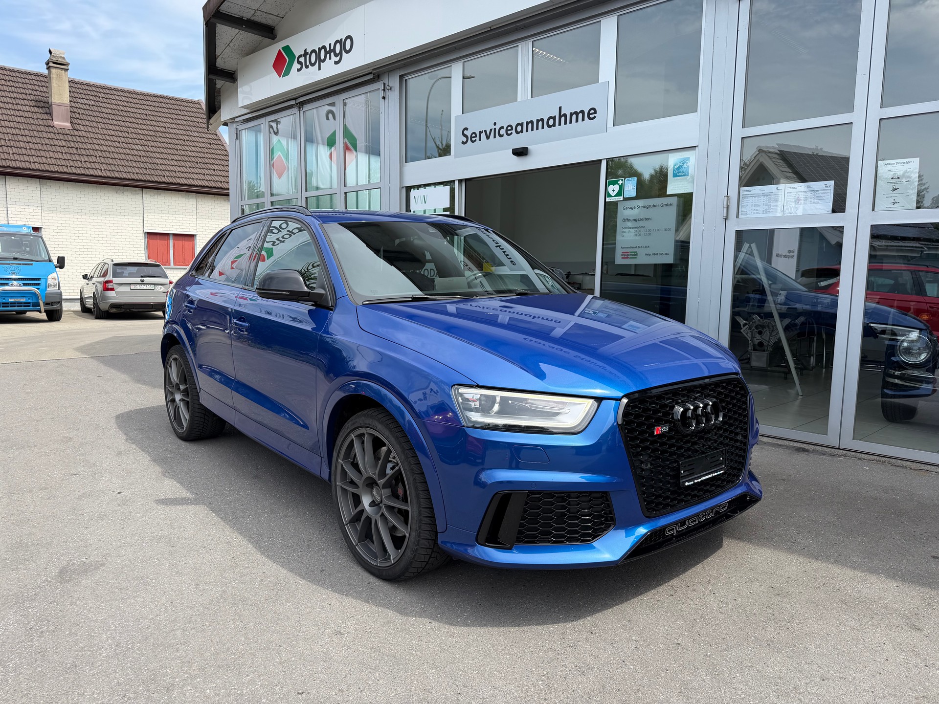 AUDI RS Q3 2.5 TFSI quattro S-tronic-showroom-element-2