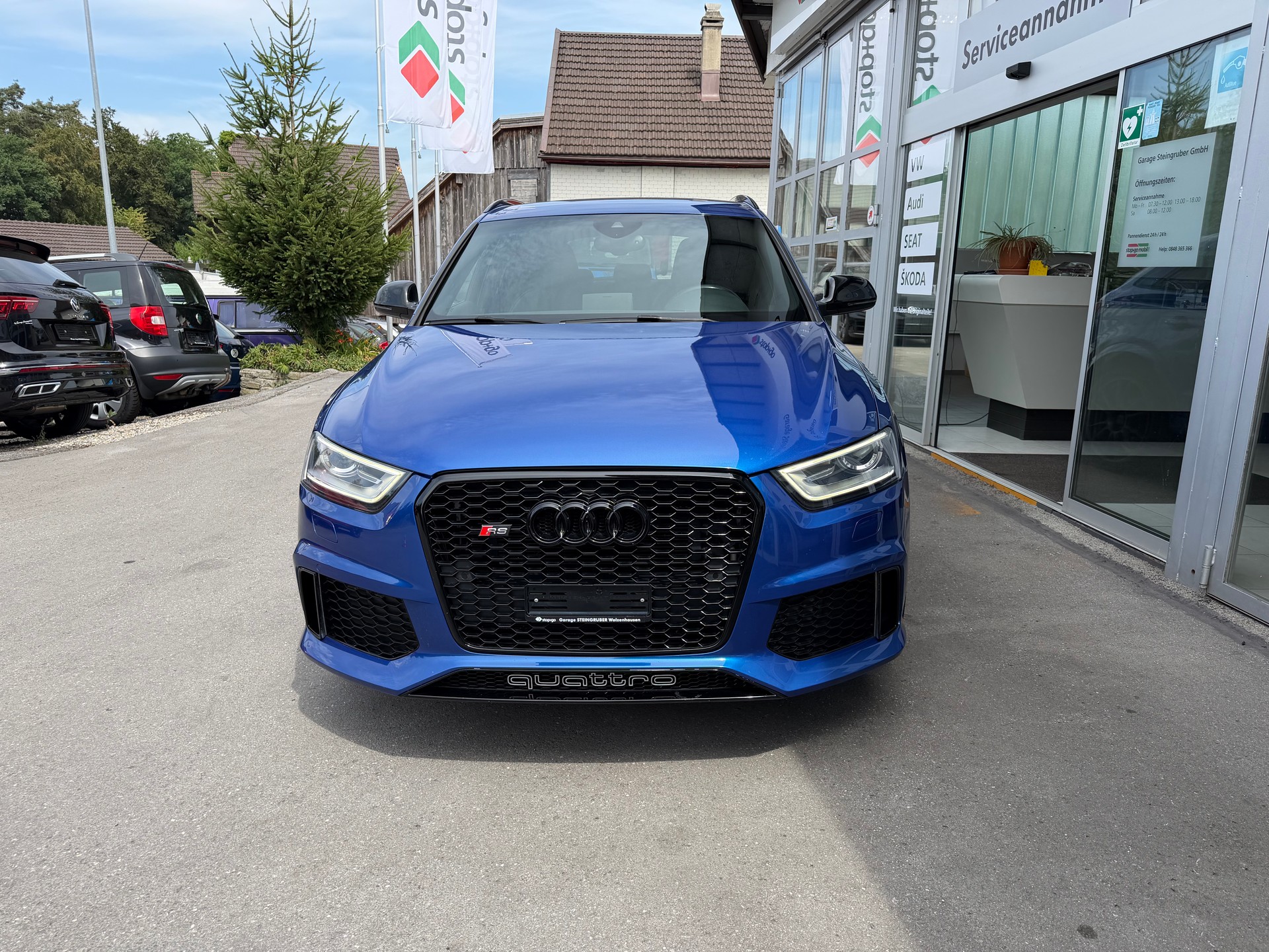 AUDI RS Q3 2.5 TFSI quattro S-tronic-showroom-element-1
