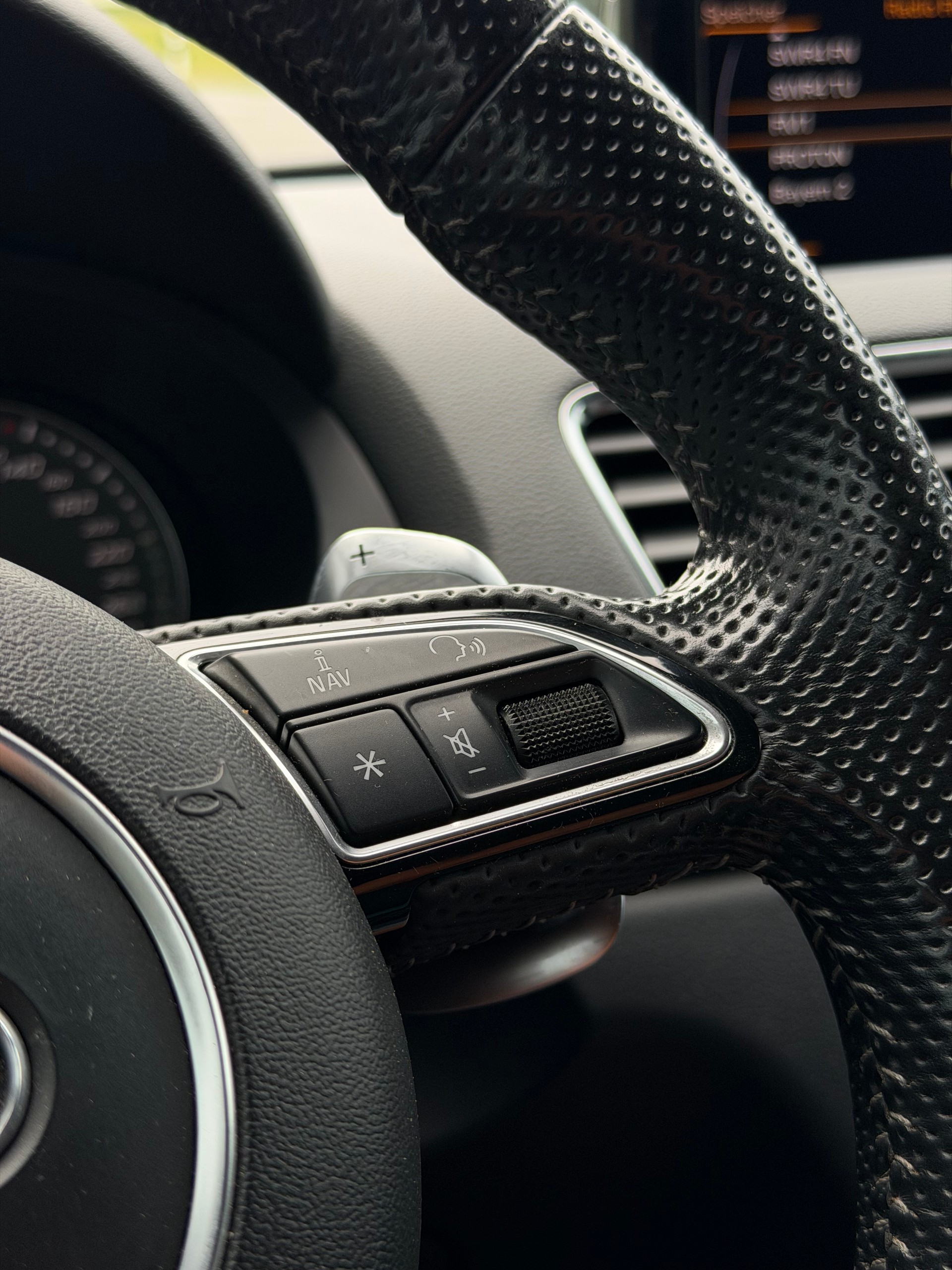 AUDI RS Q3 2.5 TFSI quattro S-tronic-image-18