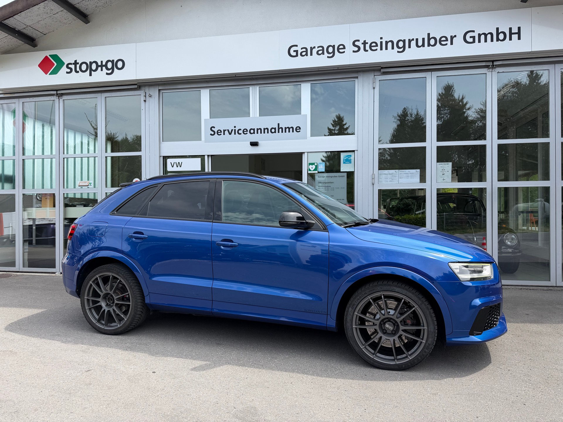 AUDI RS Q3 2.5 TFSI quattro S-tronic-showroom-element-3
