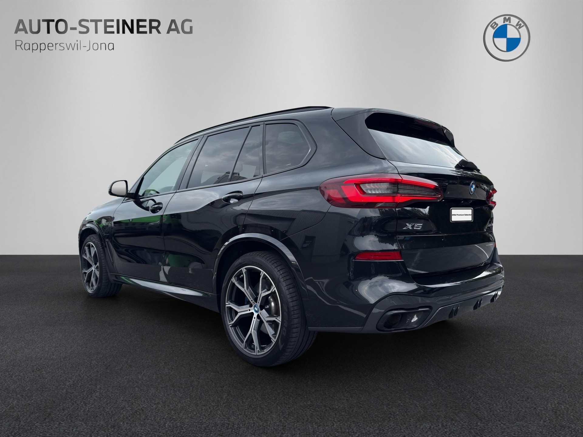 BMW X5 xDrive45e M Sport Steptronic-showroom-element-2