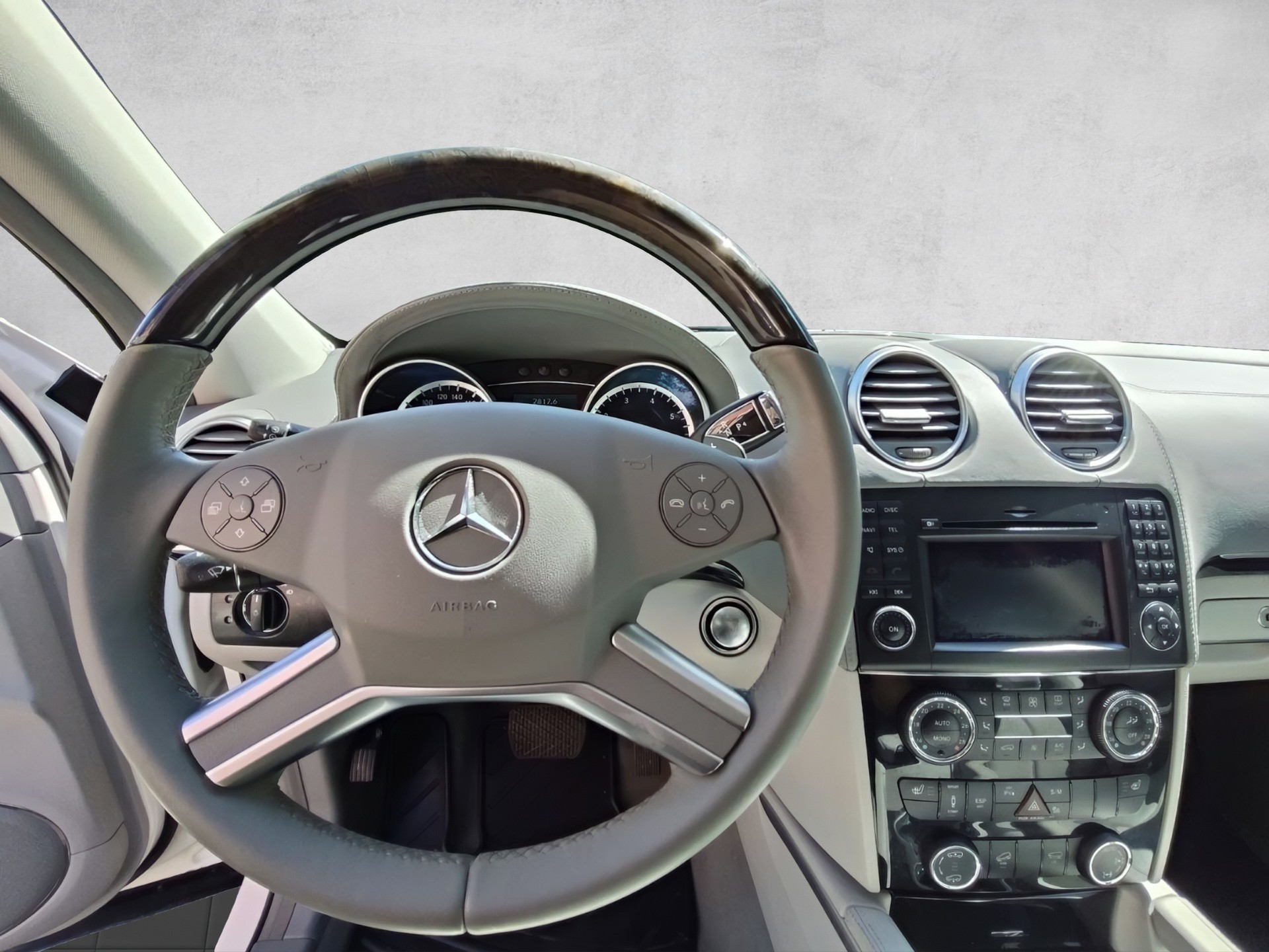 MERCEDES-BENZ GL 500 4Matic 7G-Tronic-image-7