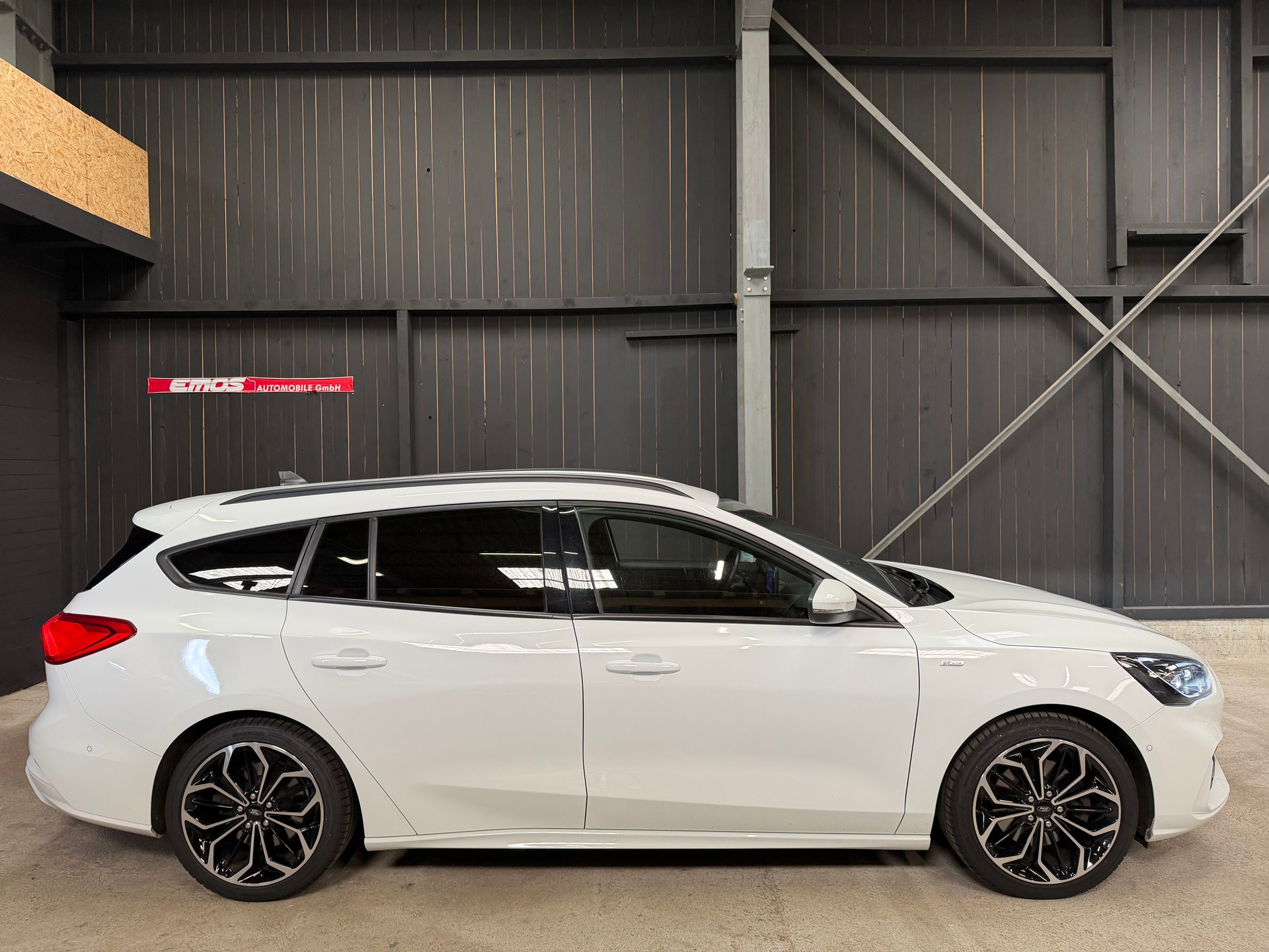 FORD Focus 1.0 SCTi ST Line Automatic-image-3