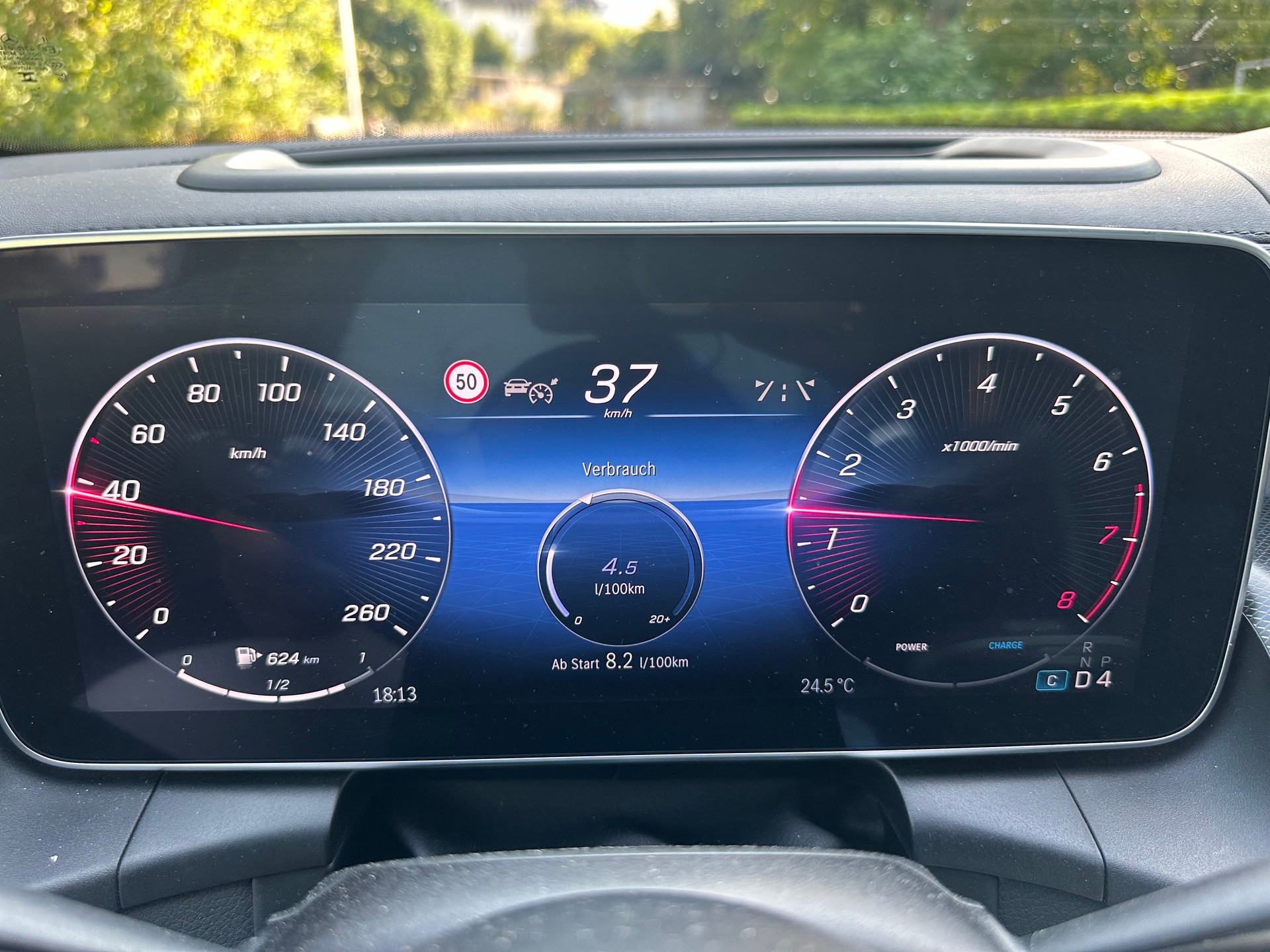 MERCEDES-BENZ GLC 300 4Matic AMG Line 9G-Tronic-image-15
