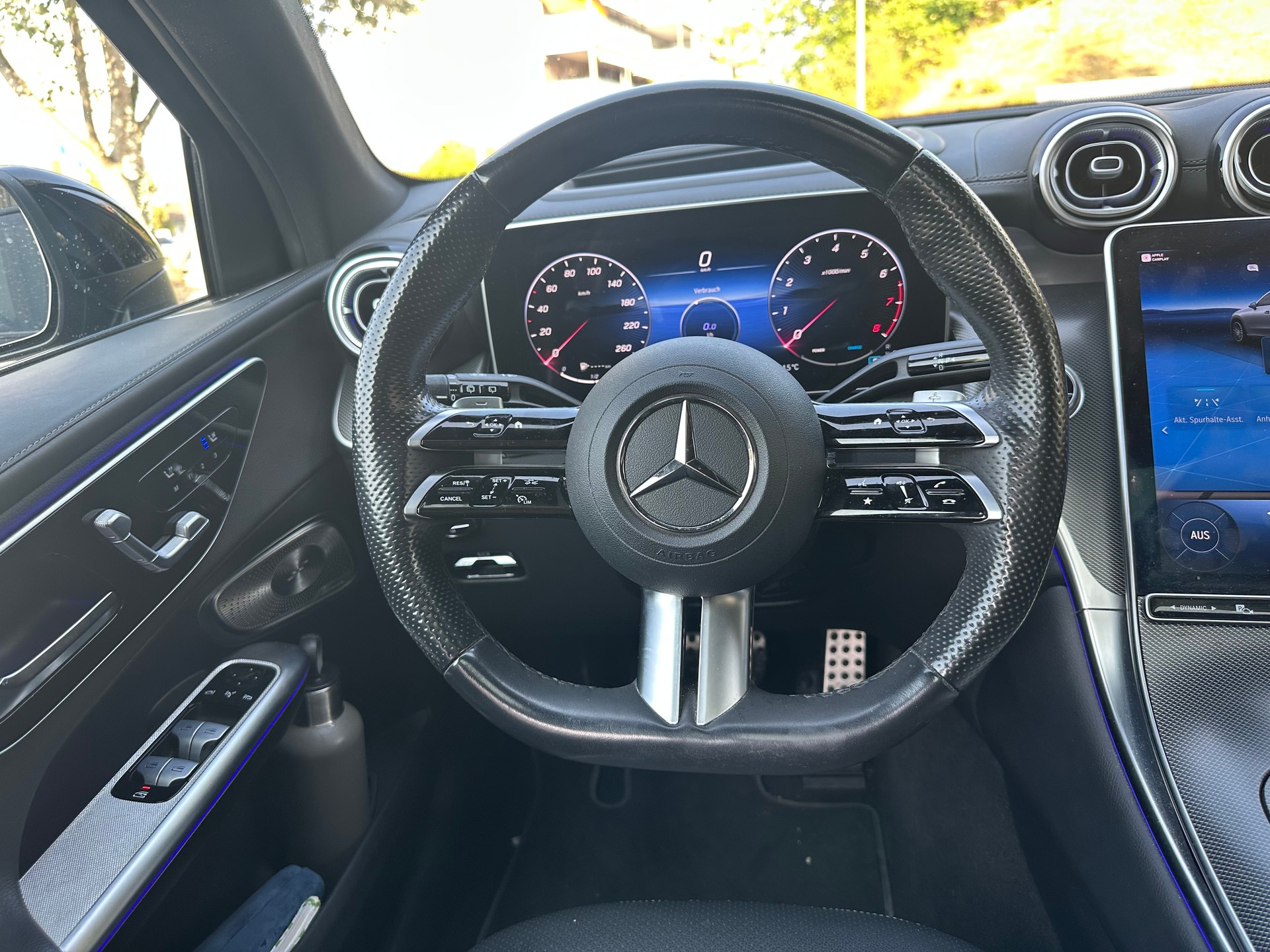 MERCEDES-BENZ GLC 300 4Matic AMG Line 9G-Tronic-image-8