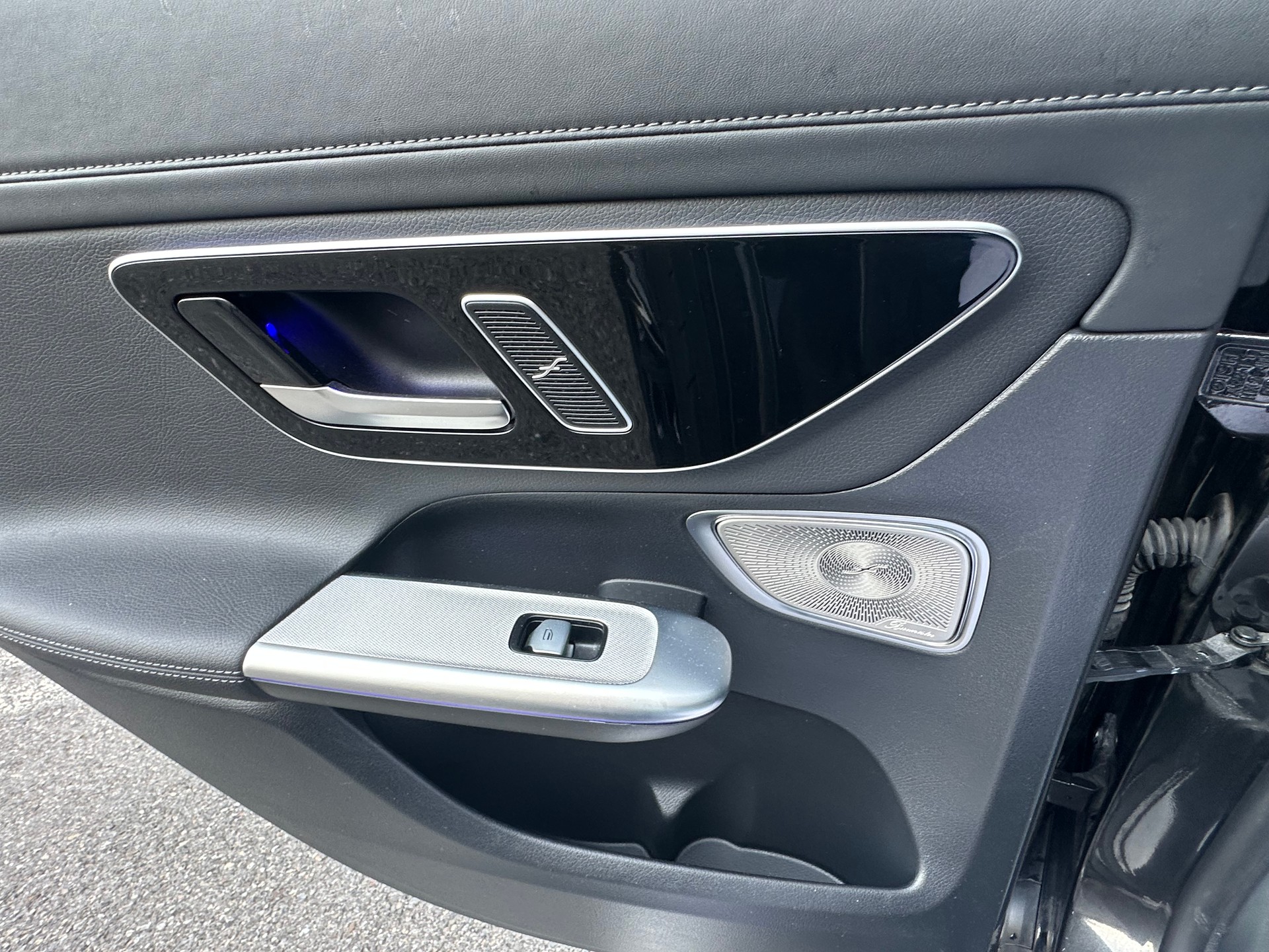 MERCEDES-BENZ GLC 300 4Matic AMG Line 9G-Tronic-image-14