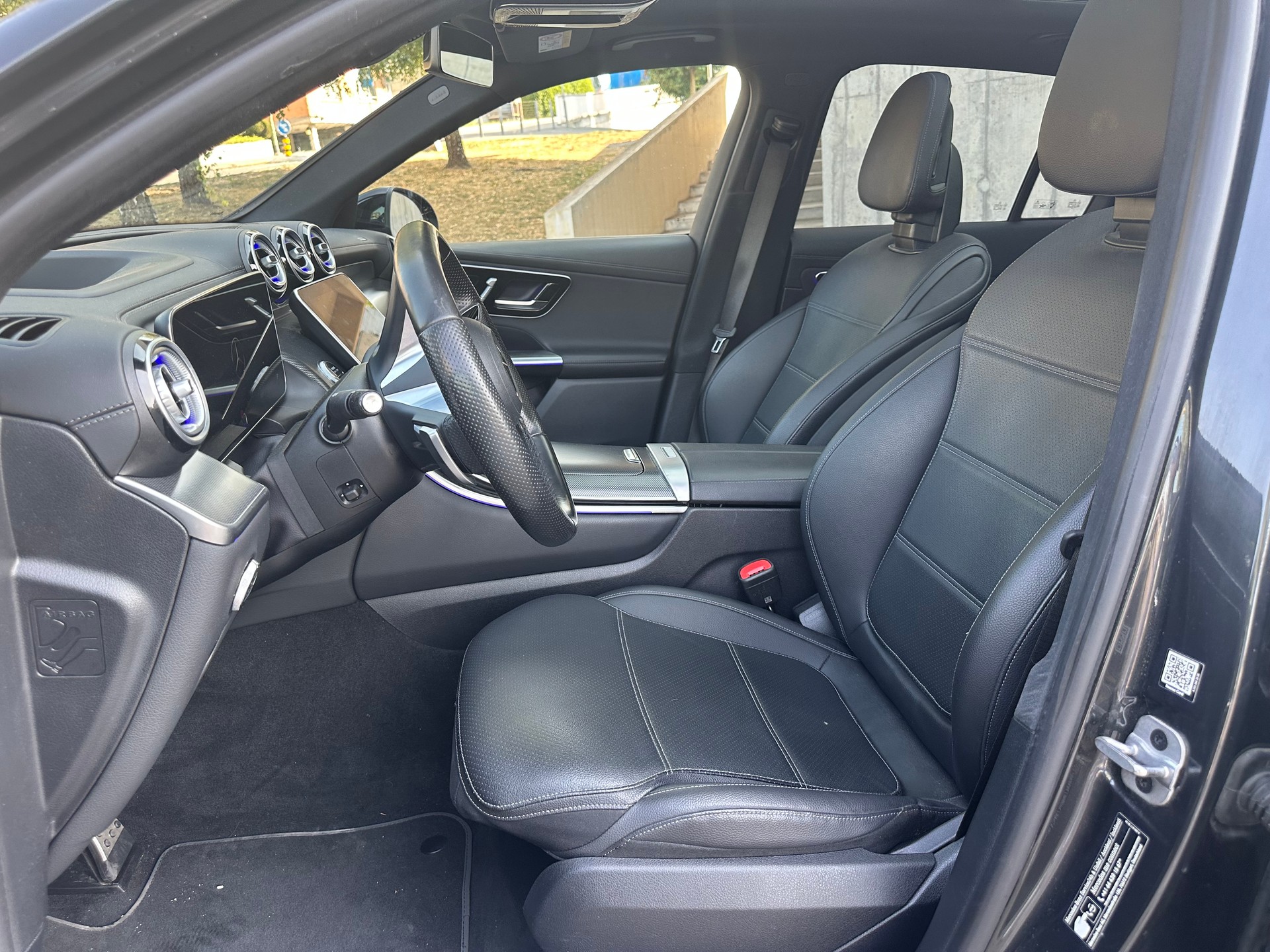 MERCEDES-BENZ GLC 300 4Matic AMG Line 9G-Tronic-image-9