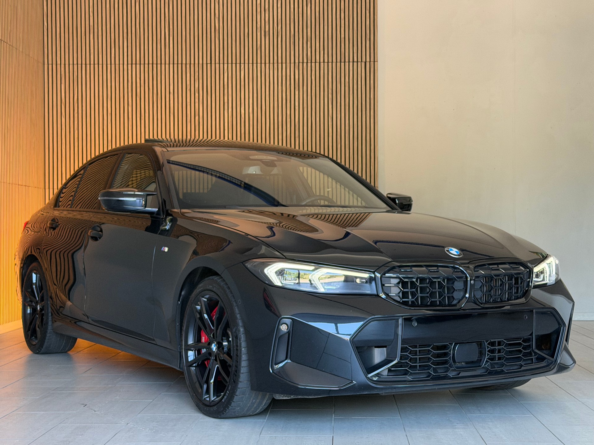 BMW M340i xDrive 48V Steptronic M Sport Pro CARBON-showroom-element-3