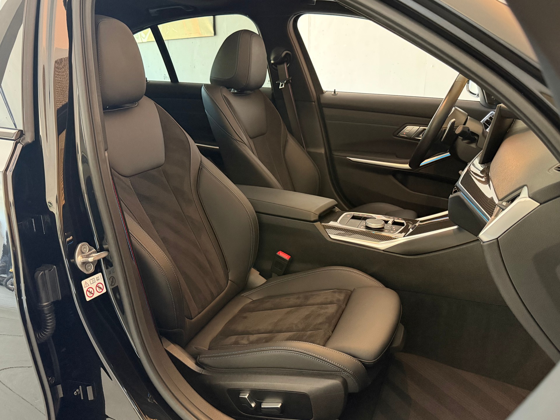 BMW M340i xDrive 48V Steptronic M Sport Pro CARBON-image-17