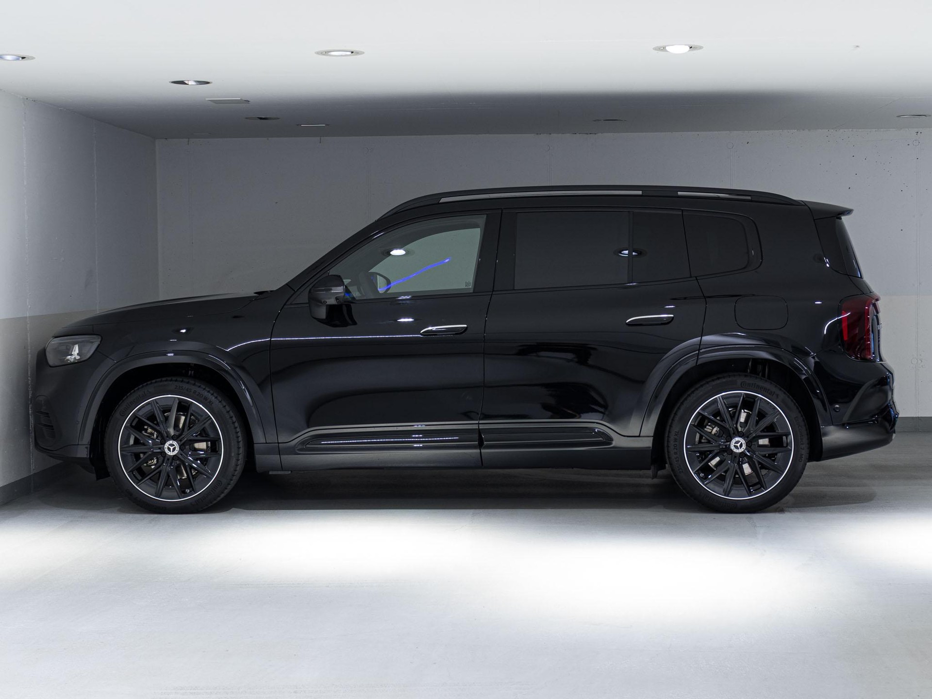 MERCEDES-BENZ GLB 220 4MATIC-image-4