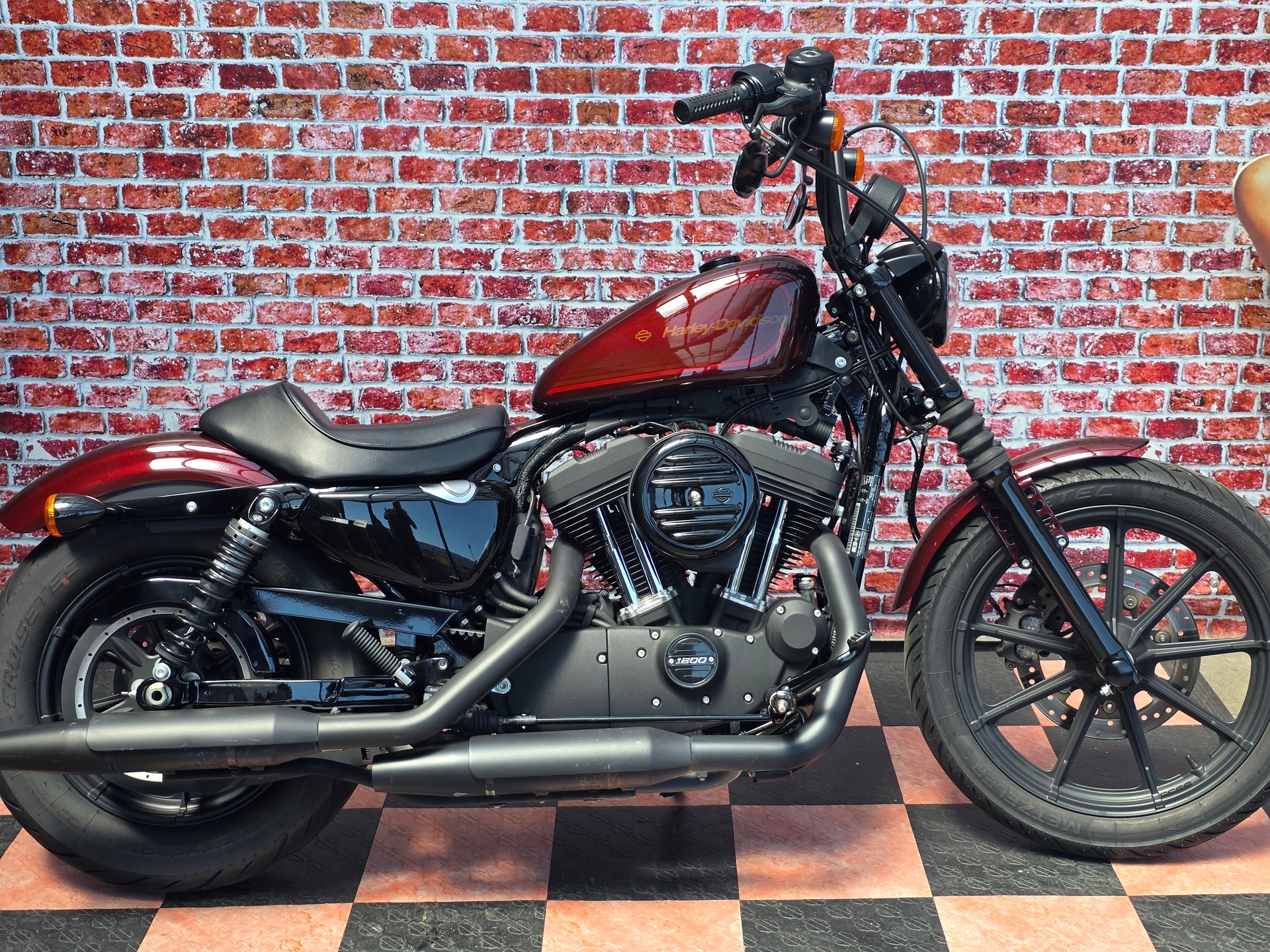 HARLEY-DAVIDSON XL 1200 NS Iron ABS-image-2