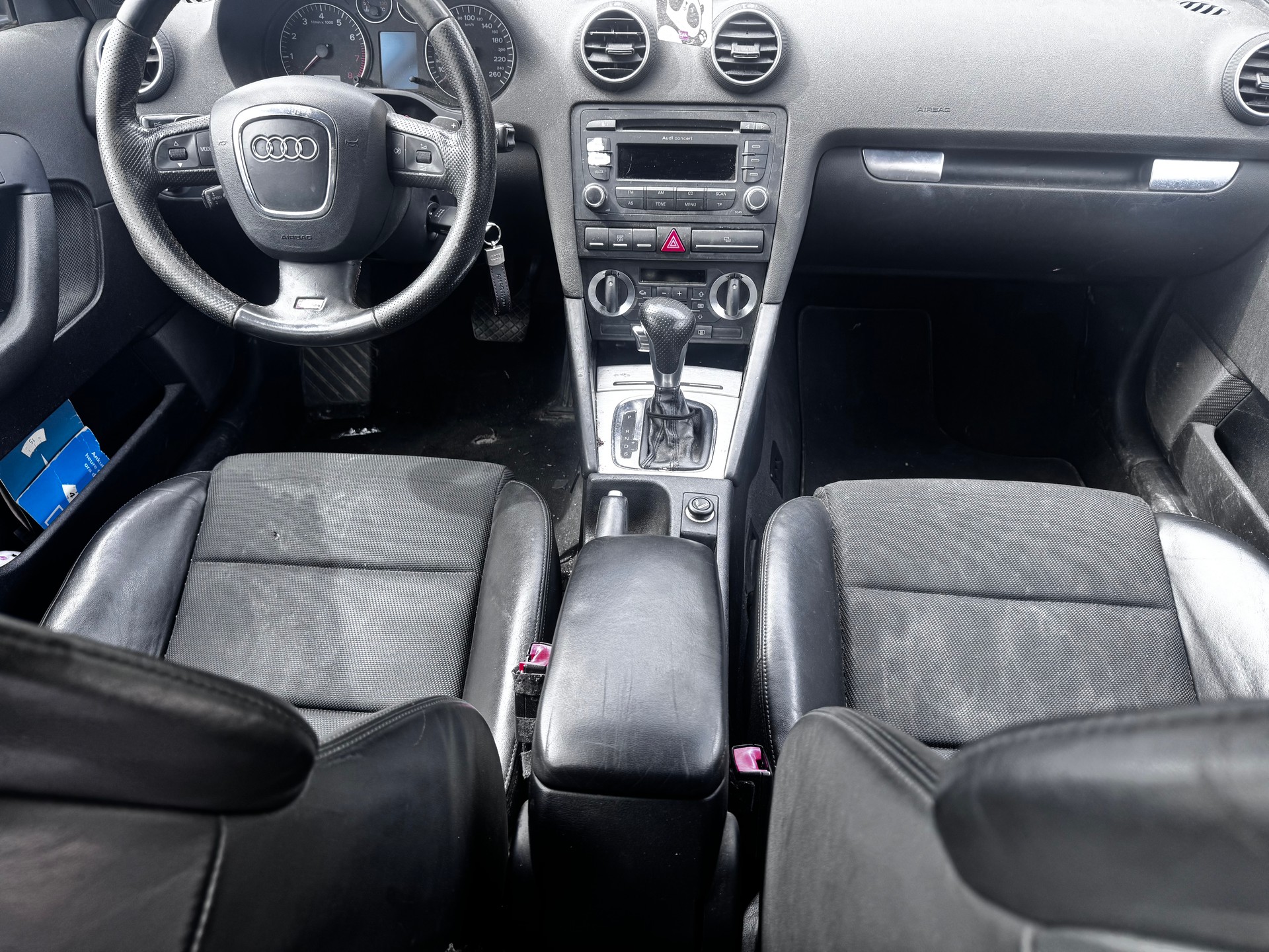 AUDI A3 Sportback 1.8 Turbo FSI Attraction S line-image-6