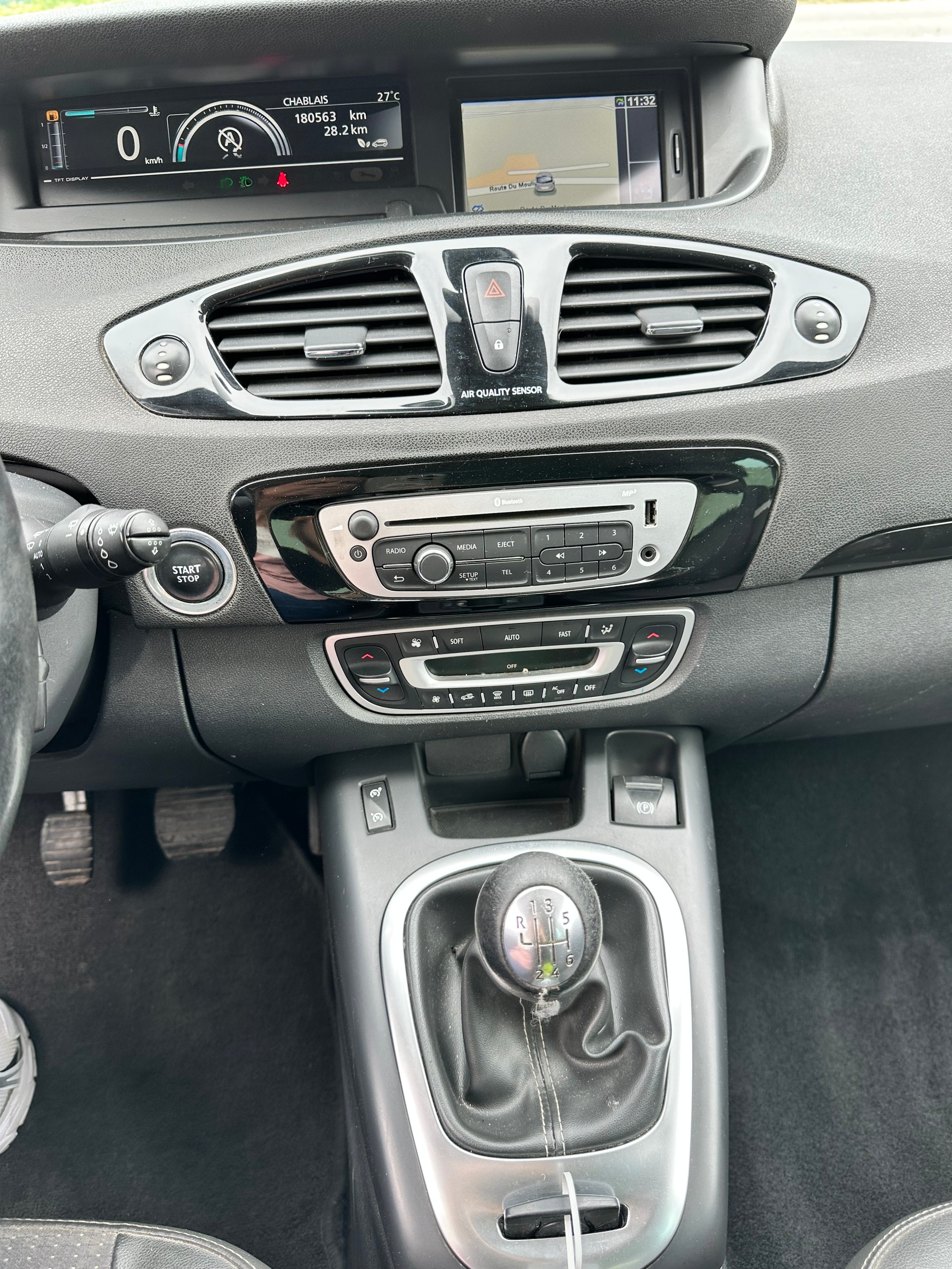 RENAULT Scénic 1.2 16V Turbo Bose Edition-image-14