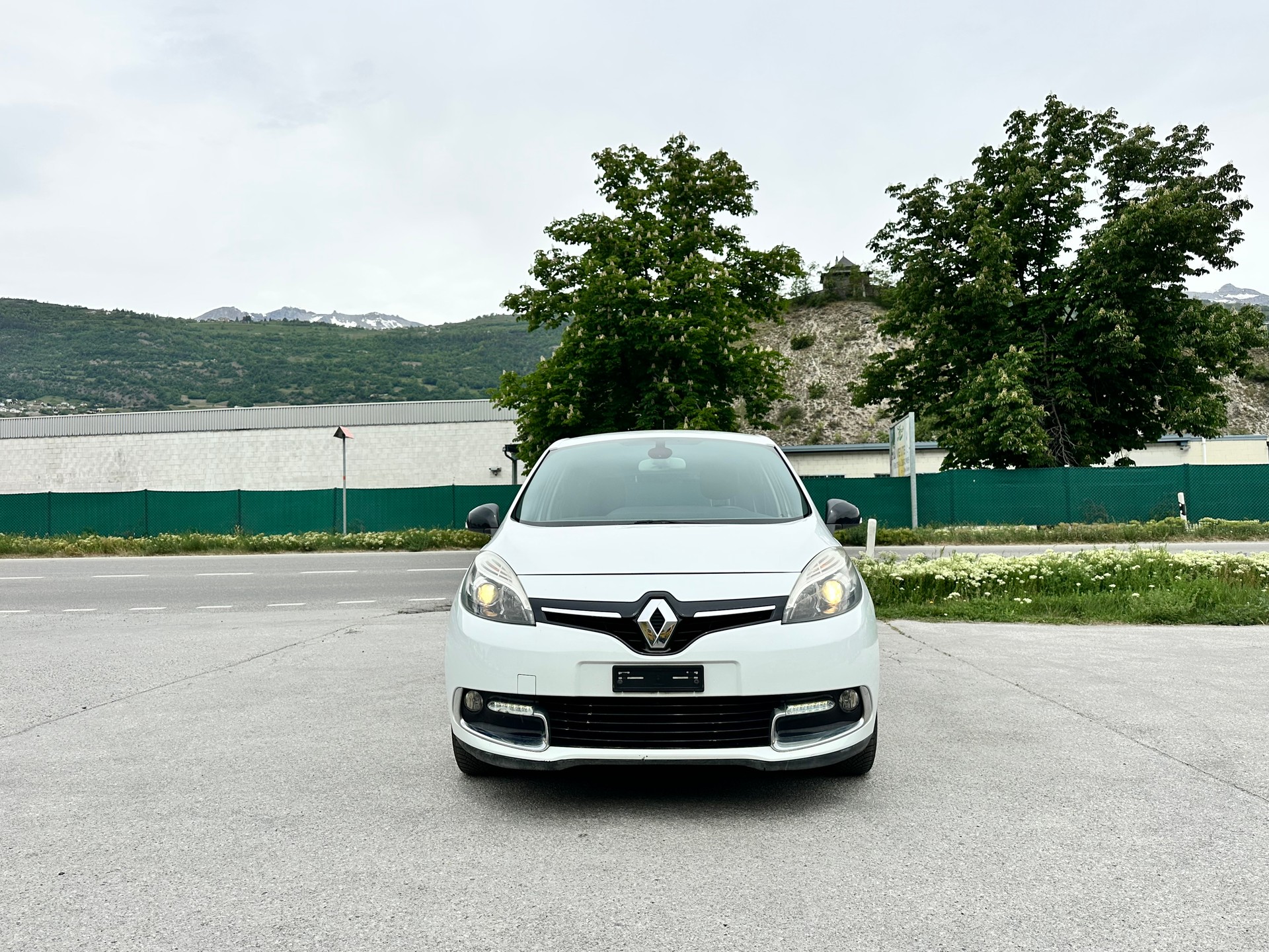 RENAULT Scénic 1.2 16V Turbo Bose Edition-image-2