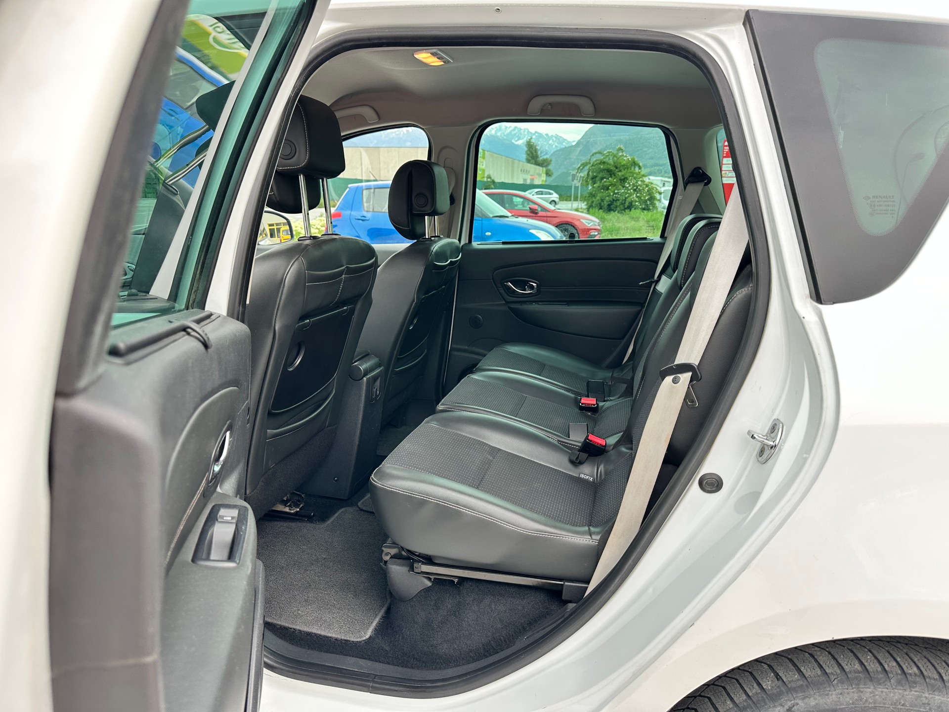 RENAULT Scénic 1.2 16V Turbo Bose Edition-image-15