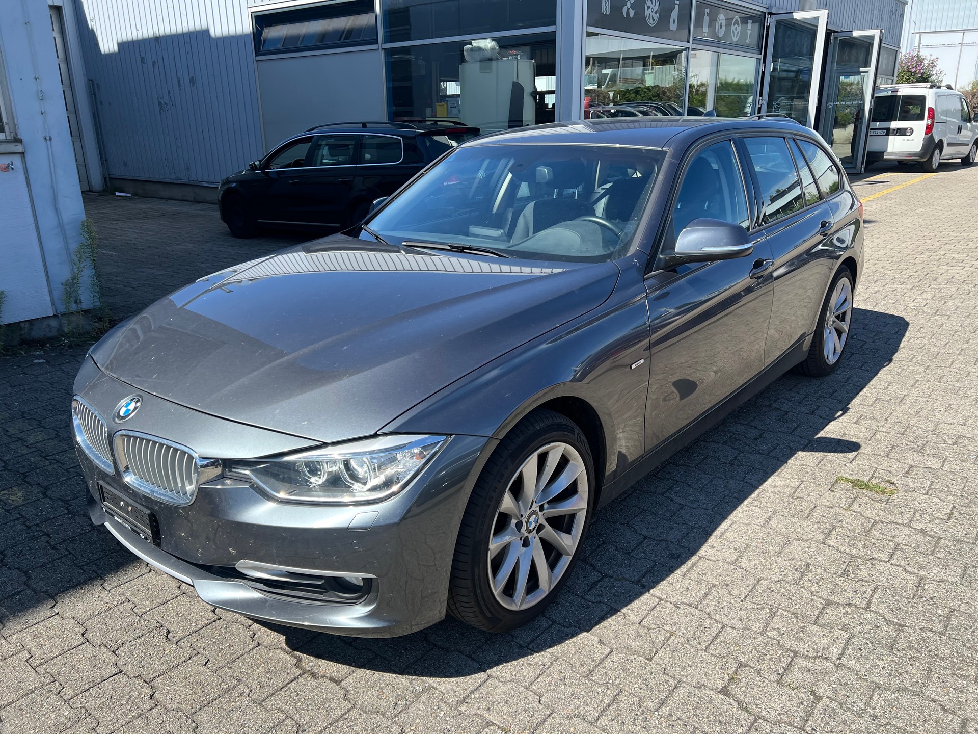 BMW 328i xDrive Touring Modern Line