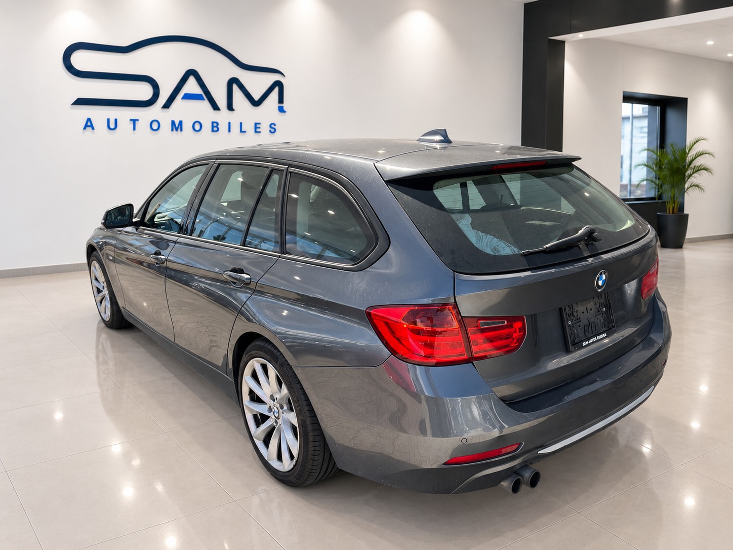 BMW 328i xDrive Touring Modern Line-image-8