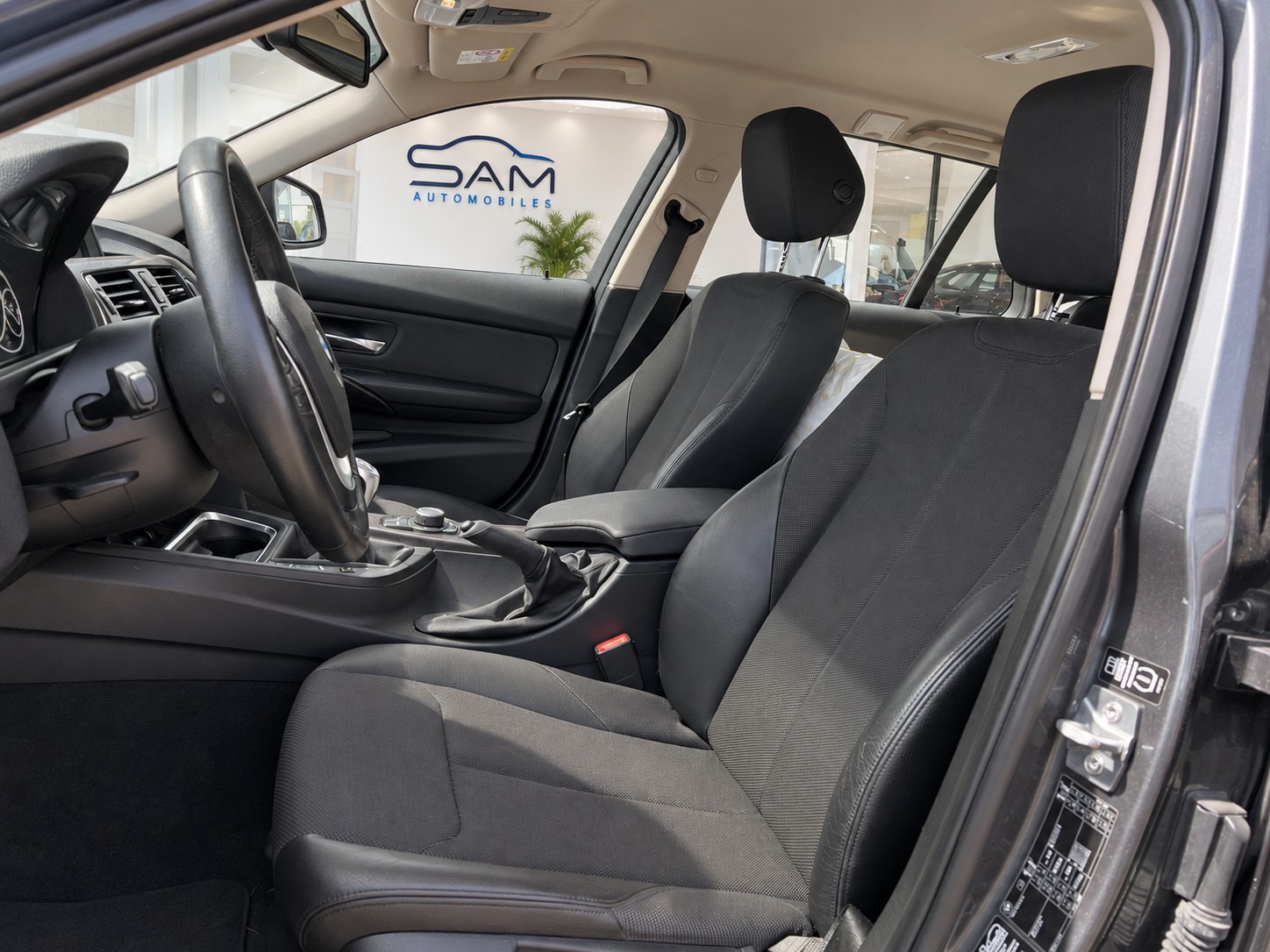 BMW 328i xDrive Touring Modern Line-image-9