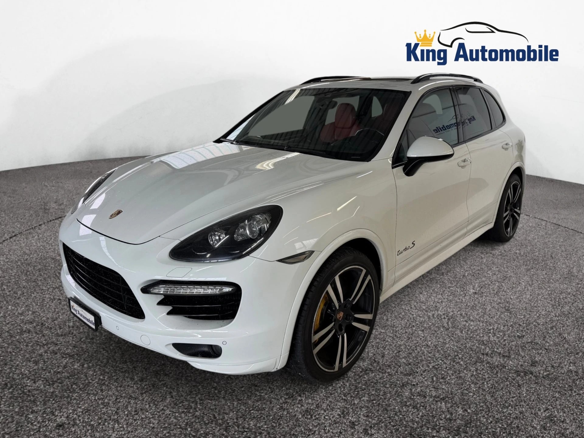 PORSCHE Cayenne Turbo S | AHK 3.5t. | Pano Dach | Sitz-Belüftung | RF-Kamera-showroom-element-1