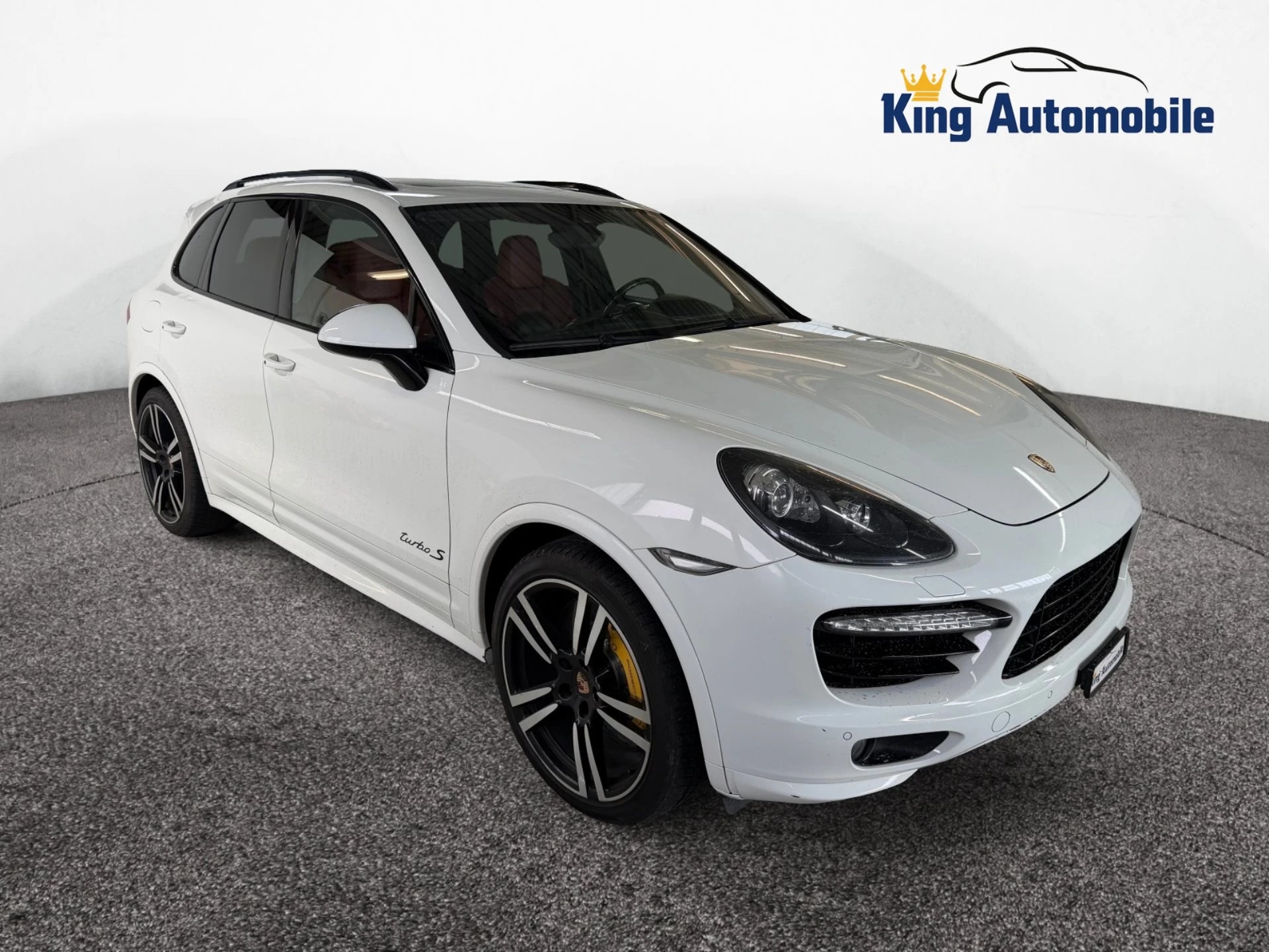 PORSCHE Cayenne Turbo S | AHK 3.5t. | Pano Dach | Sitz-Belüftung | RF-Kamera-showroom-element-3