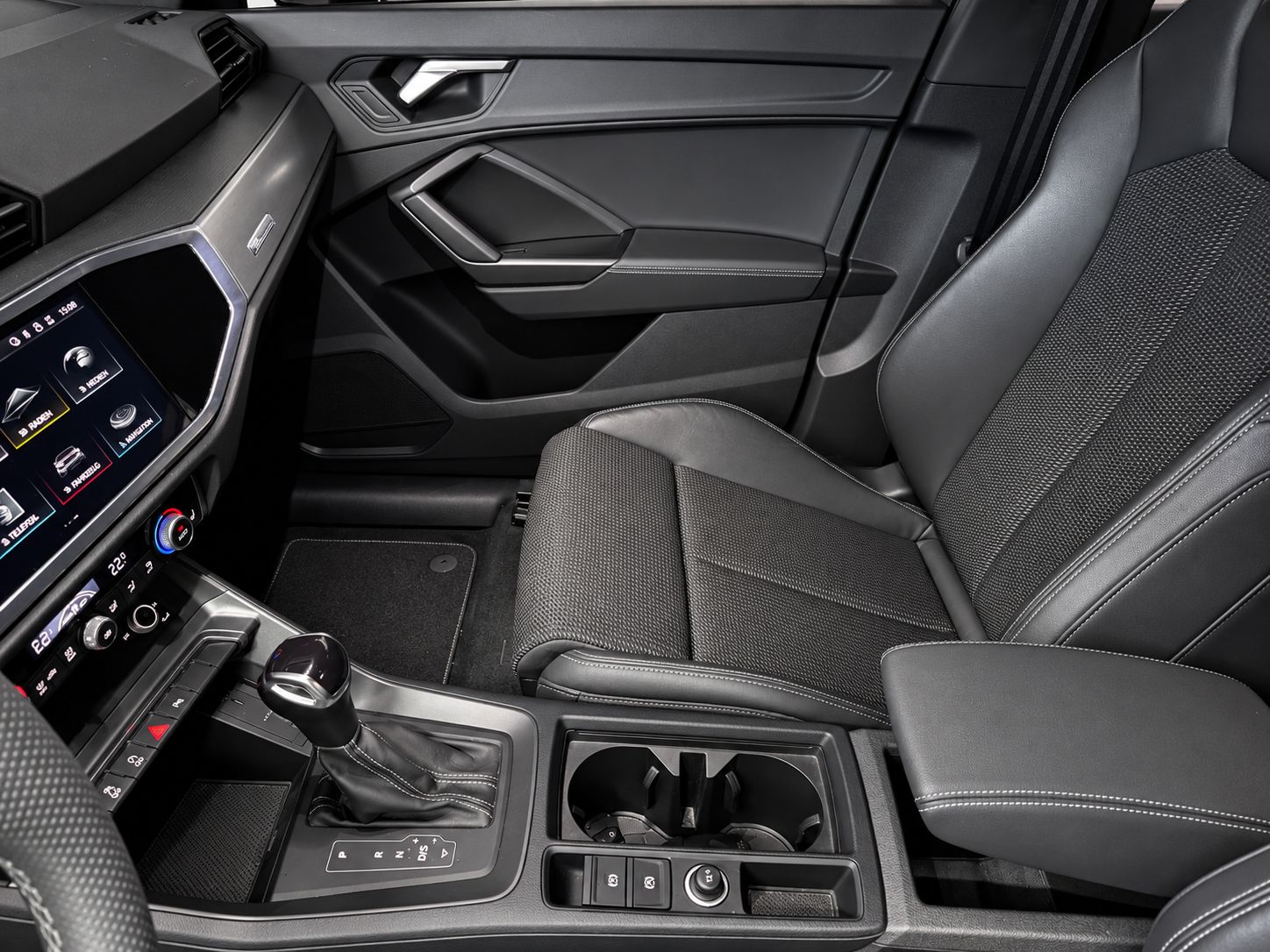 AUDI Q3 35 TFSI S line S-tronic I CH-Auto I Gratis Service 10 Jahre I 1.Hand I-image-11