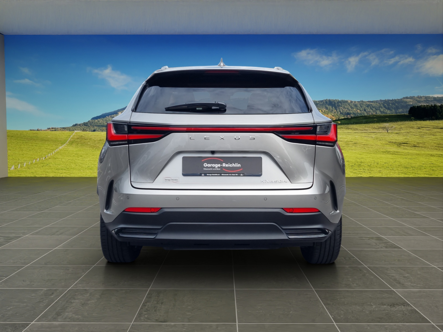 LEXUS NX 450h+ Excellence-showroom-element-3
