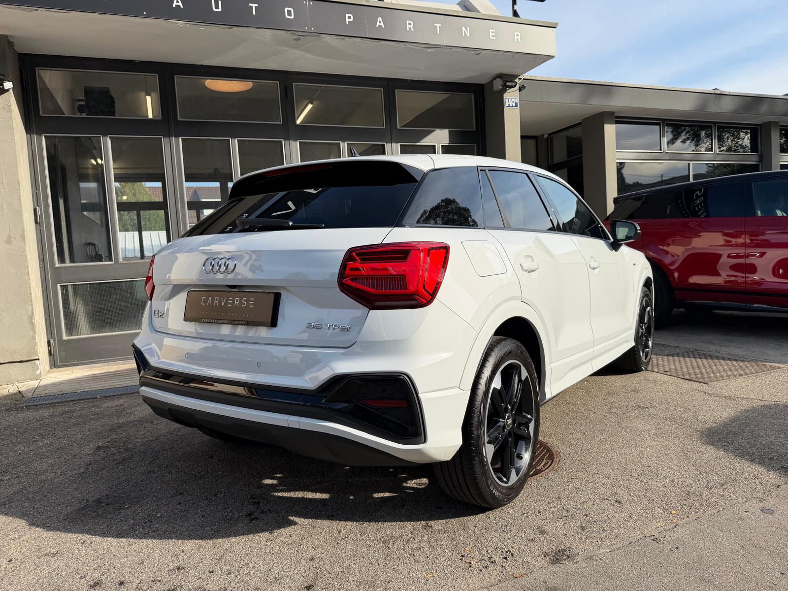 AUDI Q2 1.5 35 TFSI S Line S-Tronic-showroom-element-3