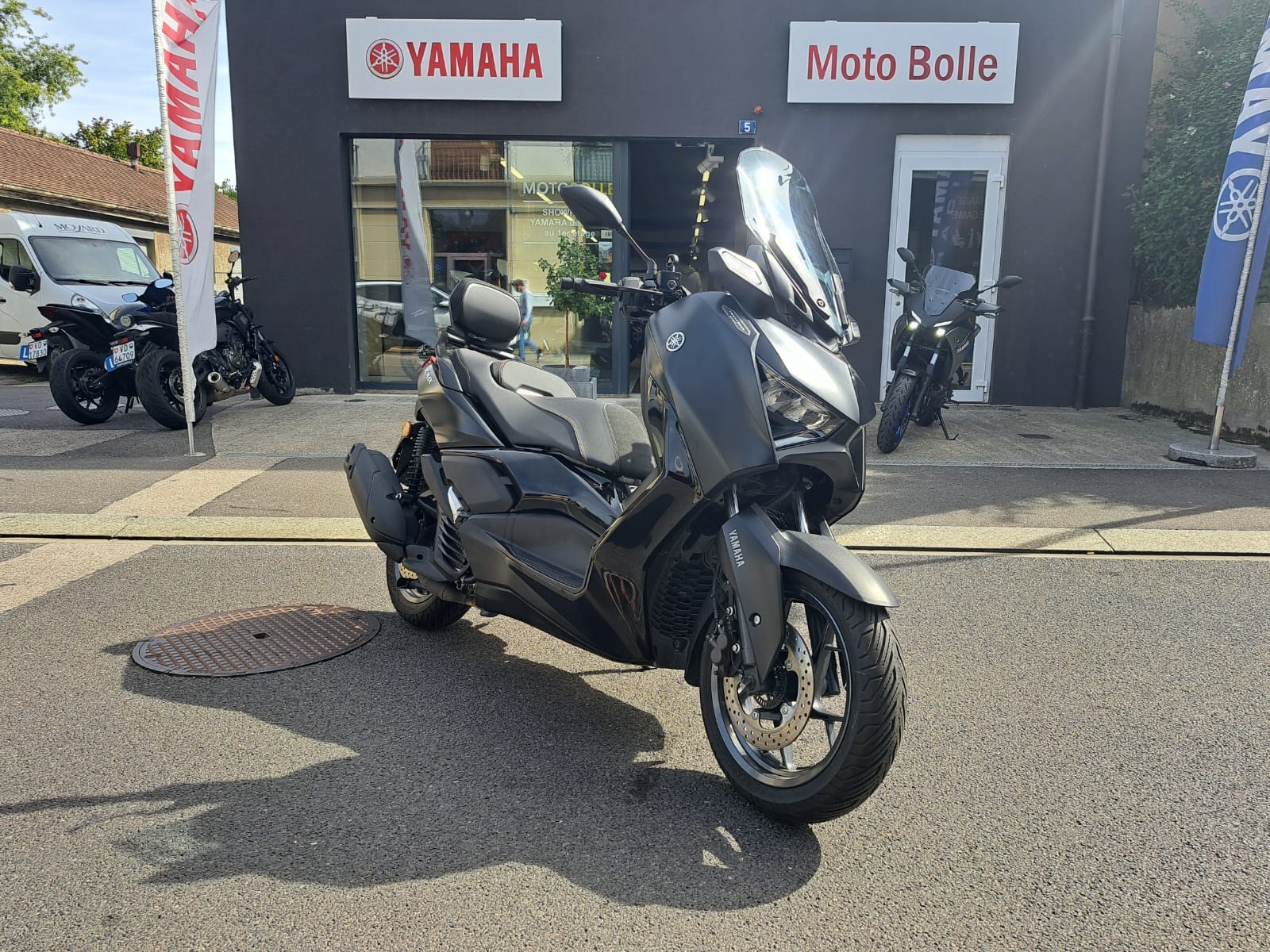 YAMAHA X-Max YP 125 Tech Max-image-1