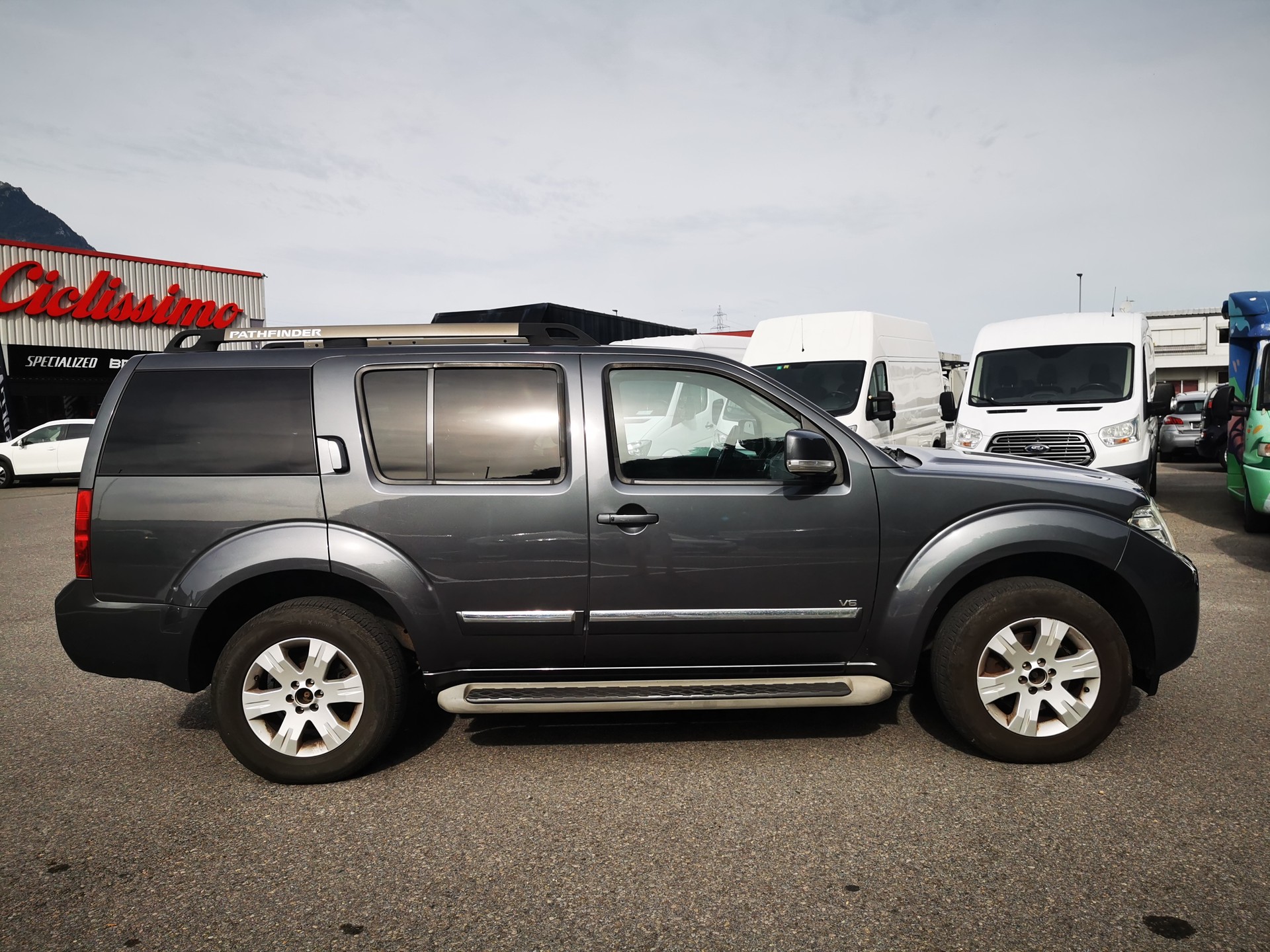 NISSAN Pathfinder 3.0 dCi LE Automatic