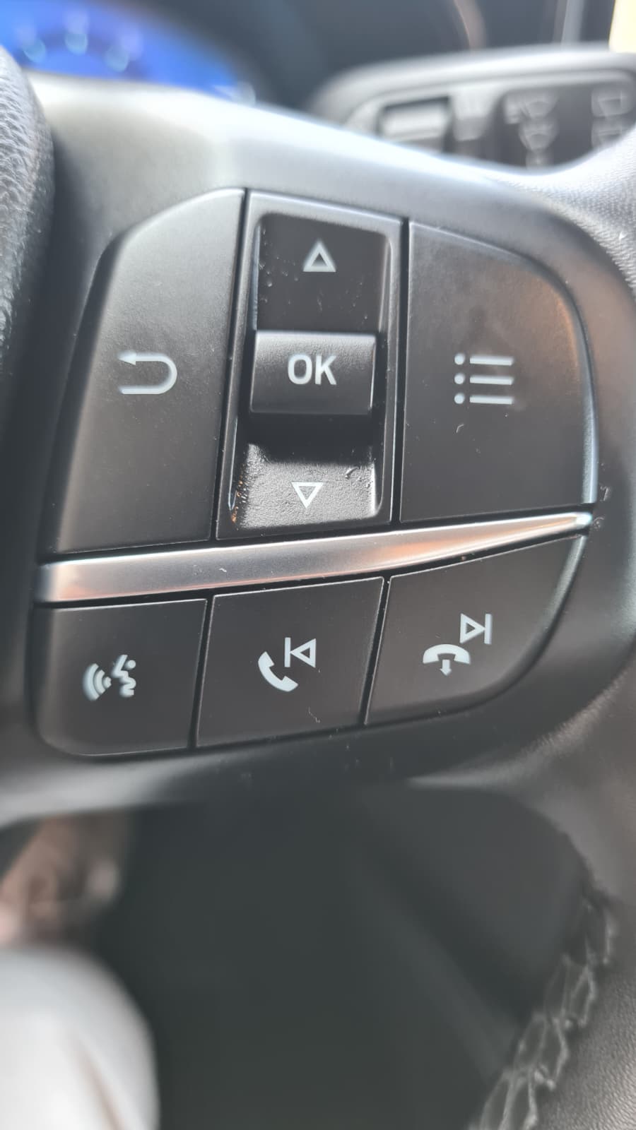 FORD Focus 1.0 MHEV Titanium X Automat-image-10