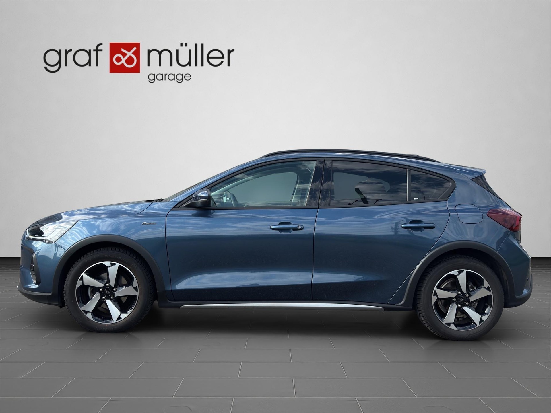 FORD Focus 1.0i EcoB Hybrid 155 Active X-showroom-element-1