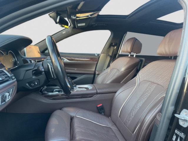 BMW 7er Reihe G12 750Ld xDrive SAG-image-8