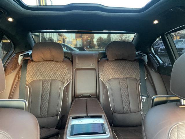 BMW 7er Reihe G12 750Ld xDrive SAG-image-12