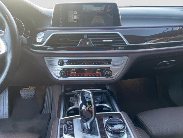 BMW 7er Reihe G12 750Ld xDrive SAG-image-11