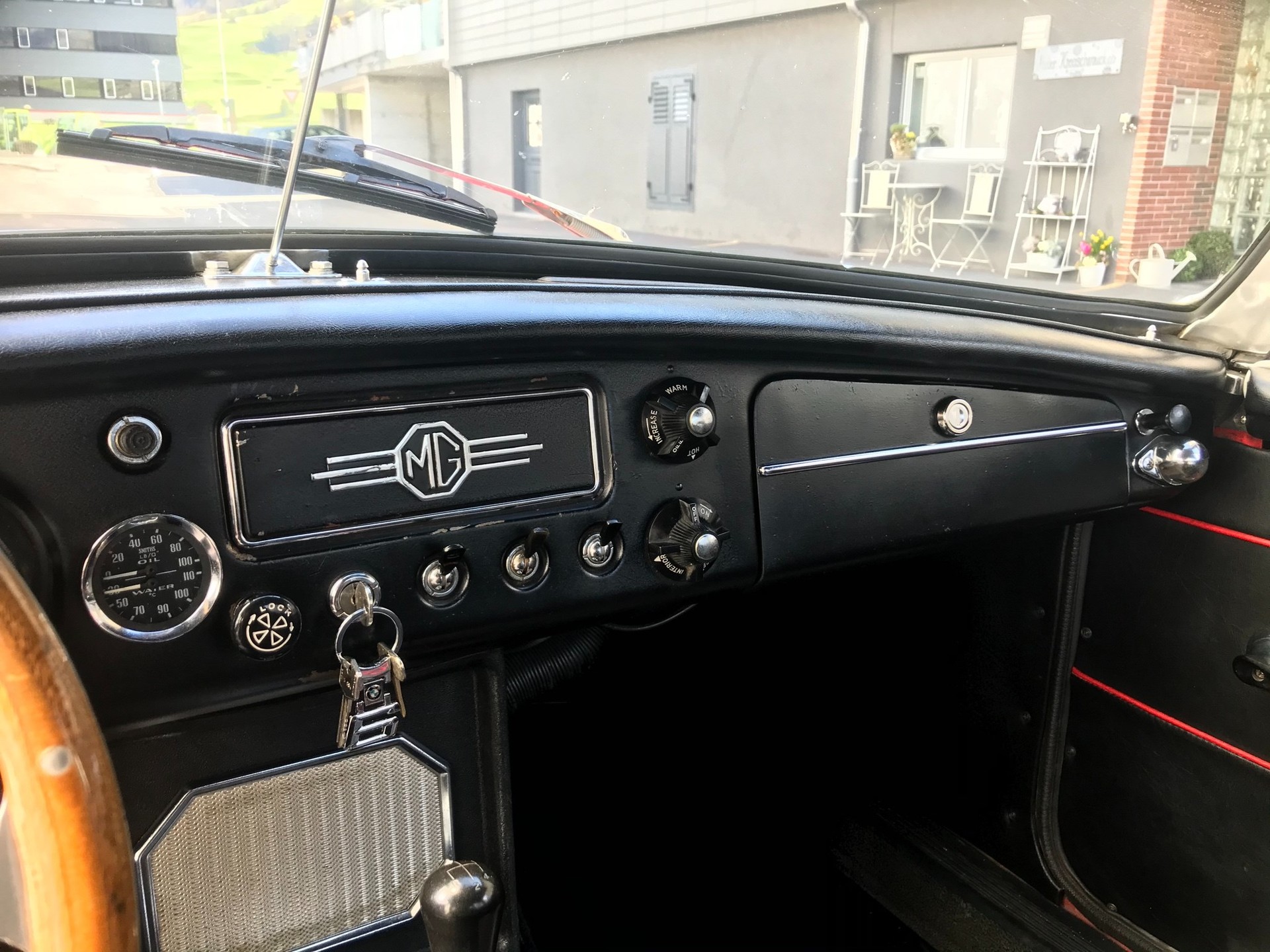 MG MGB Cabriolet-image-5