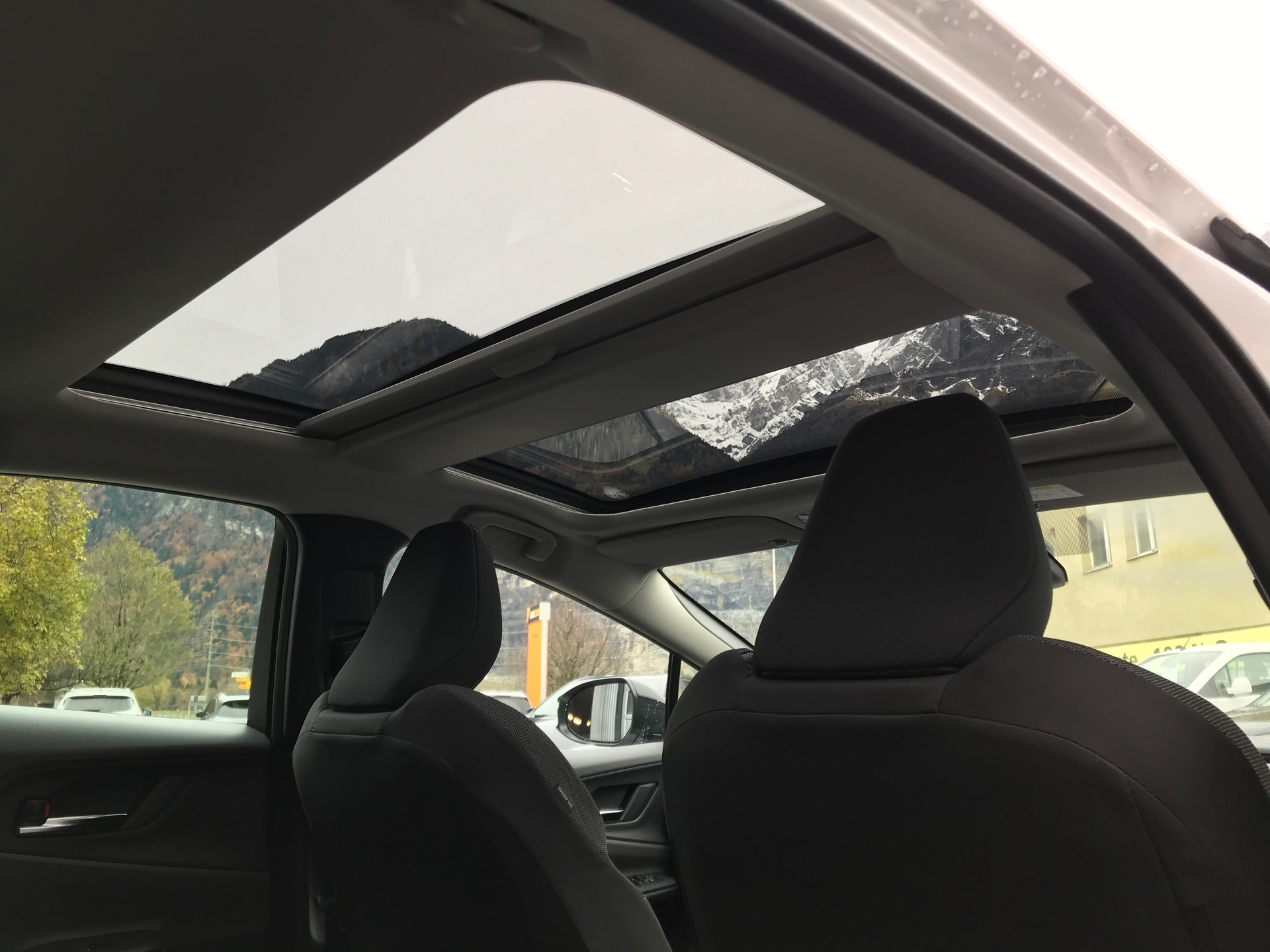 TOYOTA Prius 2.0 VVT-i Plug-in Hybrid Style-image-8