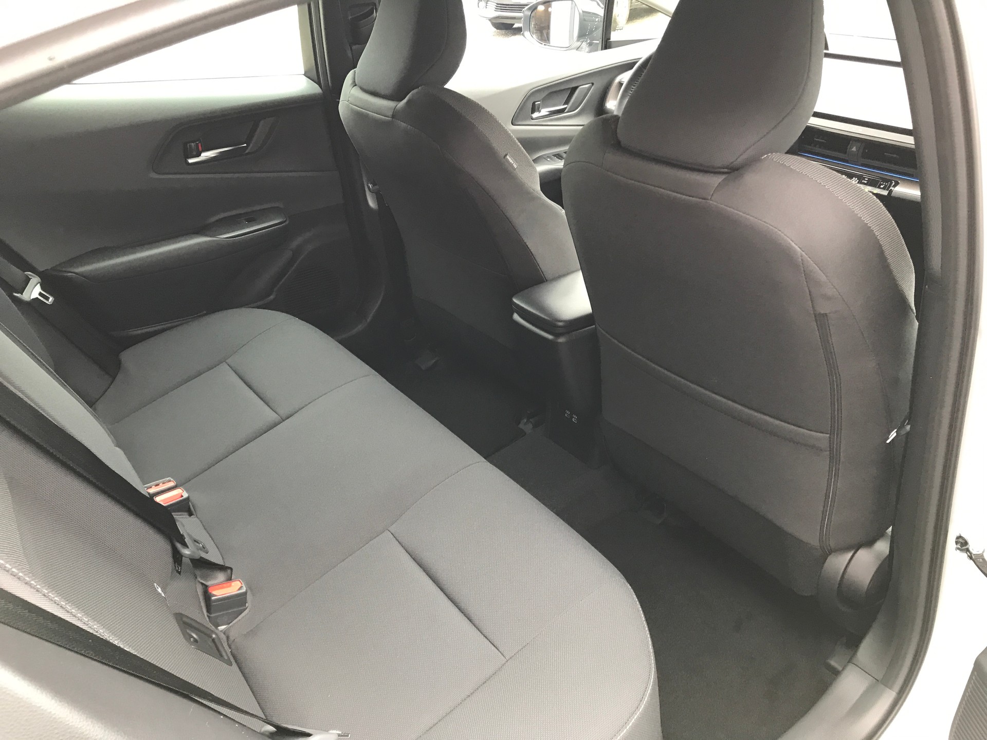 TOYOTA Prius 2.0 VVT-i Plug-in Hybrid Style-image-7