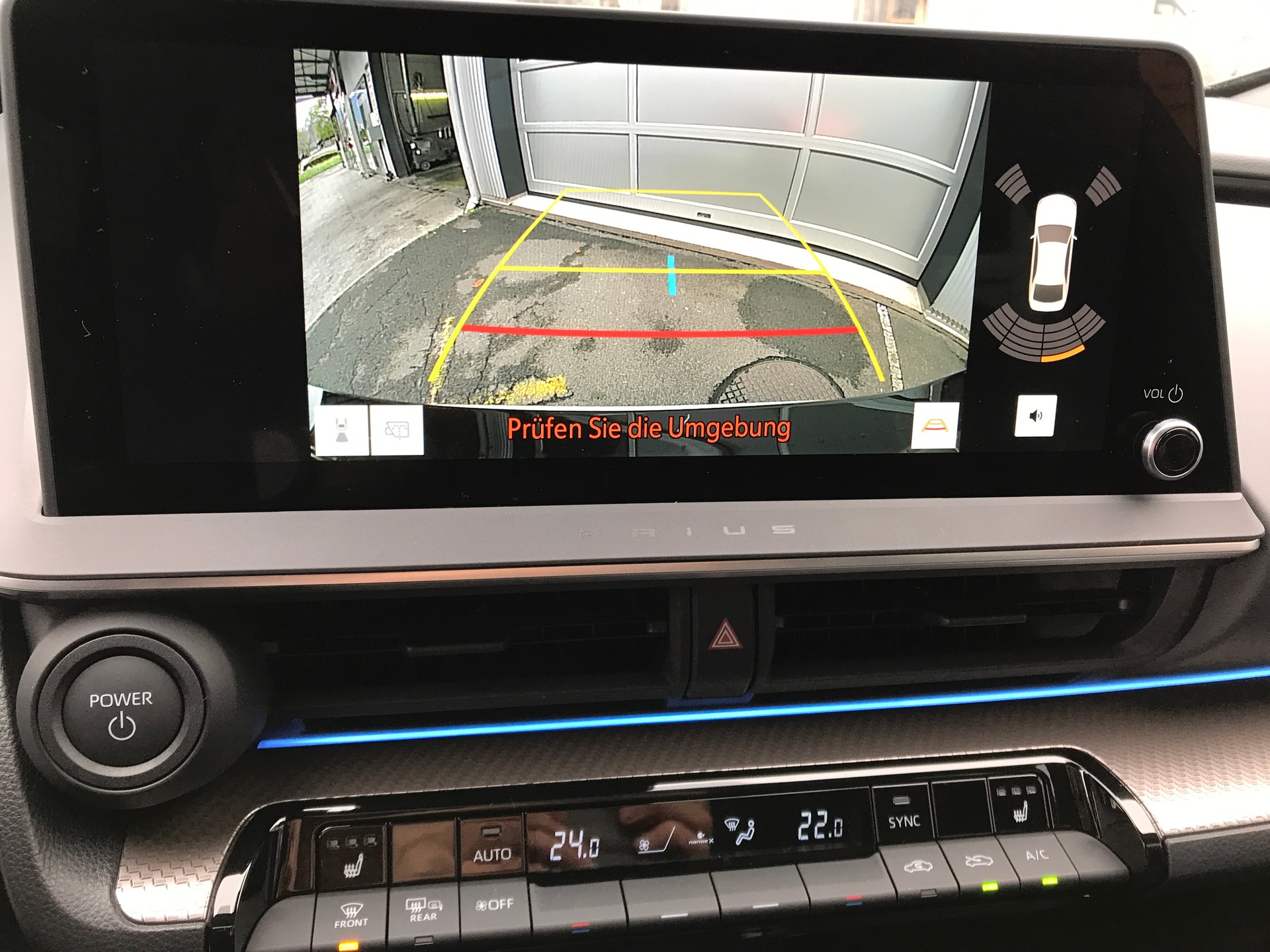 TOYOTA Prius 2.0 VVT-i Plug-in Hybrid Style-image-9