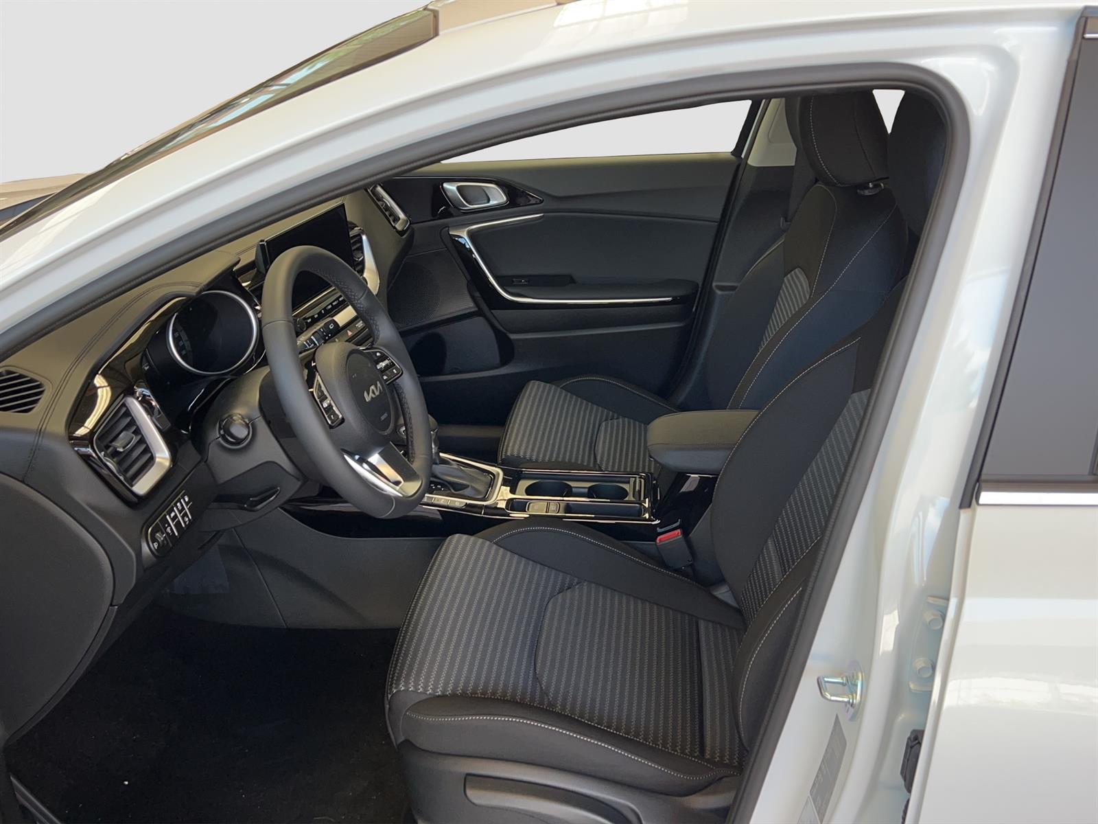 KIA XCeed 1.6 GDi Plug-in Hybrid Power-image-6